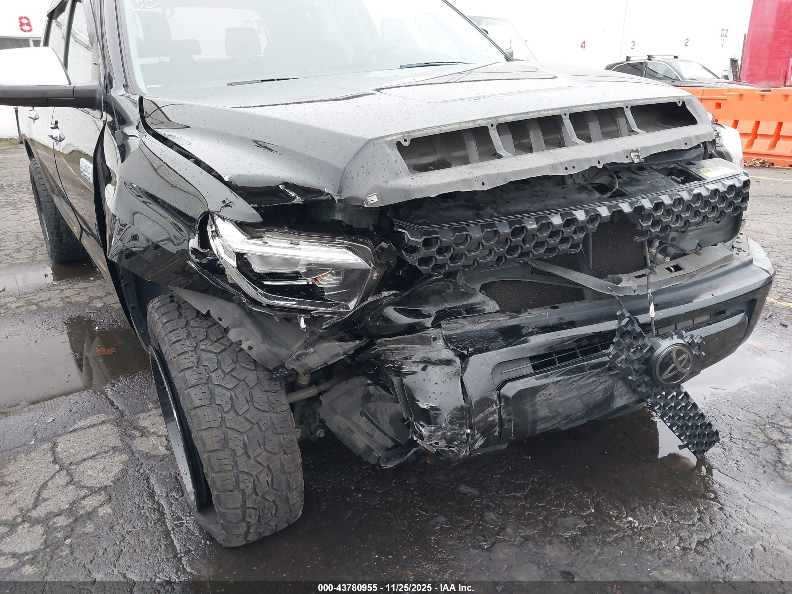 TOYOTA TUNDRA image 6