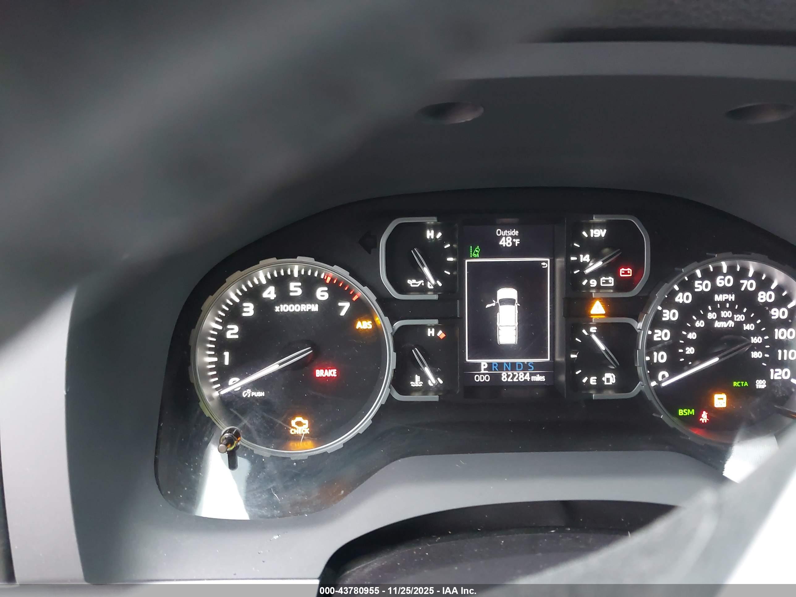 TOYOTA TUNDRA image 7
