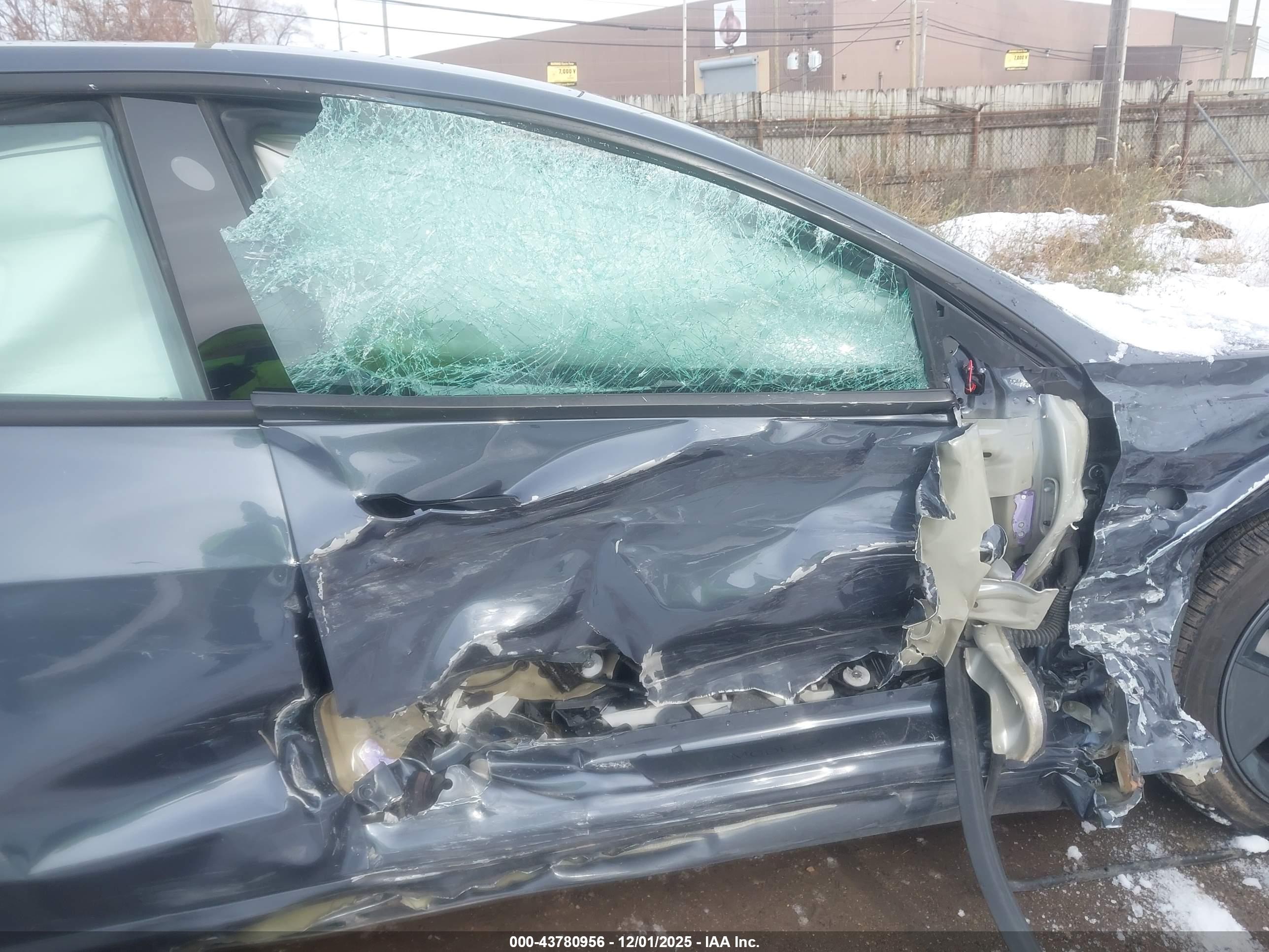 TESLA MODEL image 5