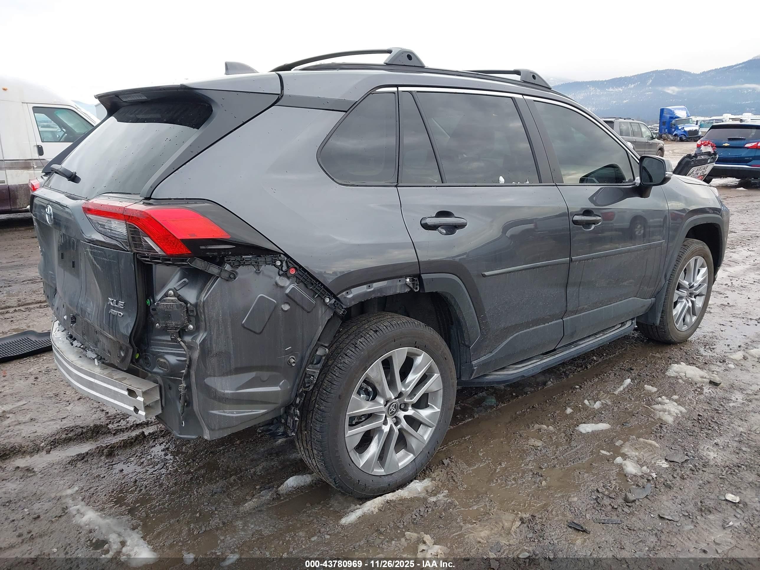 TOYOTA RAV4 image 4