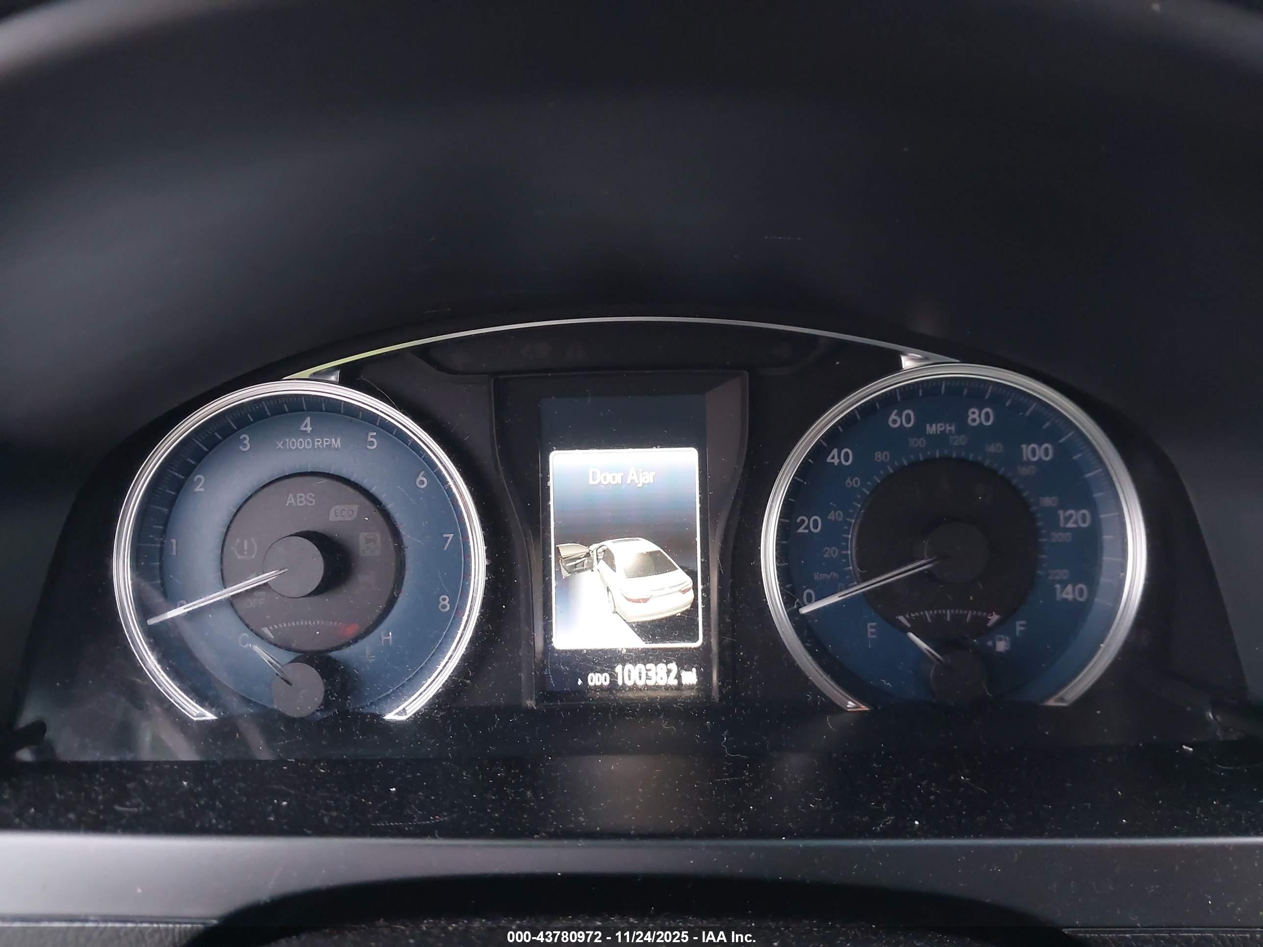 TOYOTA CAMRY image 7