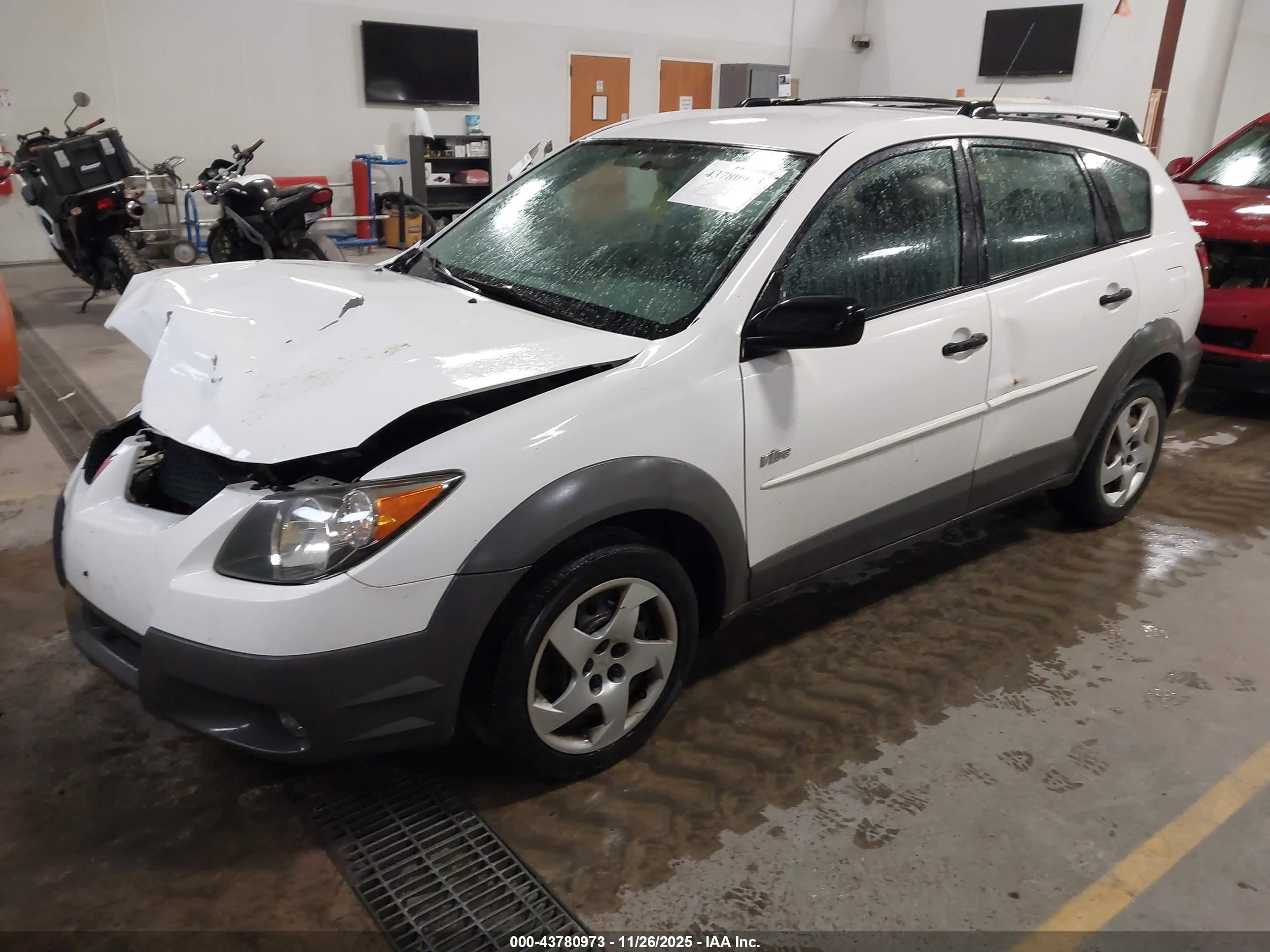 PONTIAC VIBE image 2