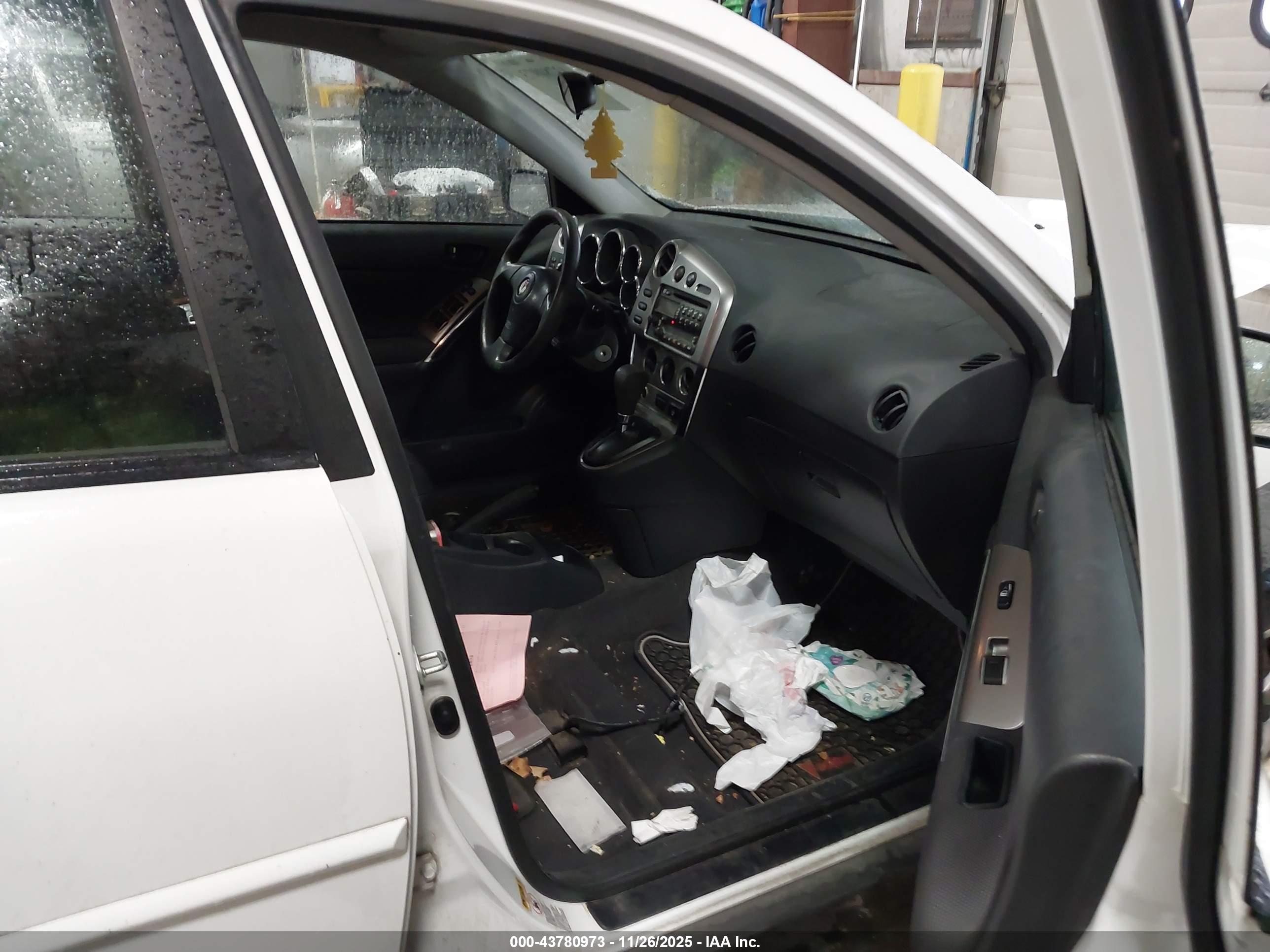 PONTIAC VIBE image 5
