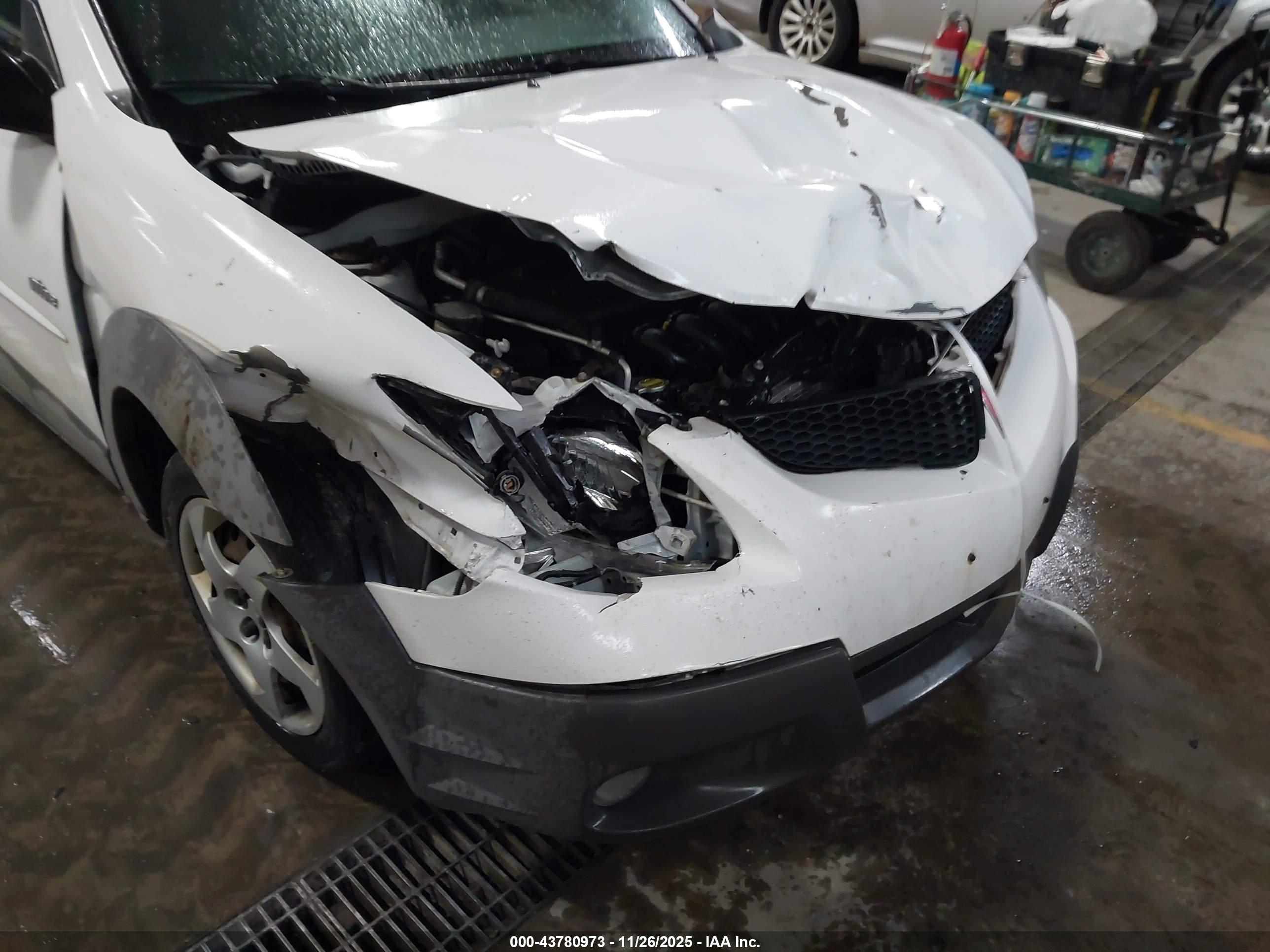 PONTIAC VIBE image 6