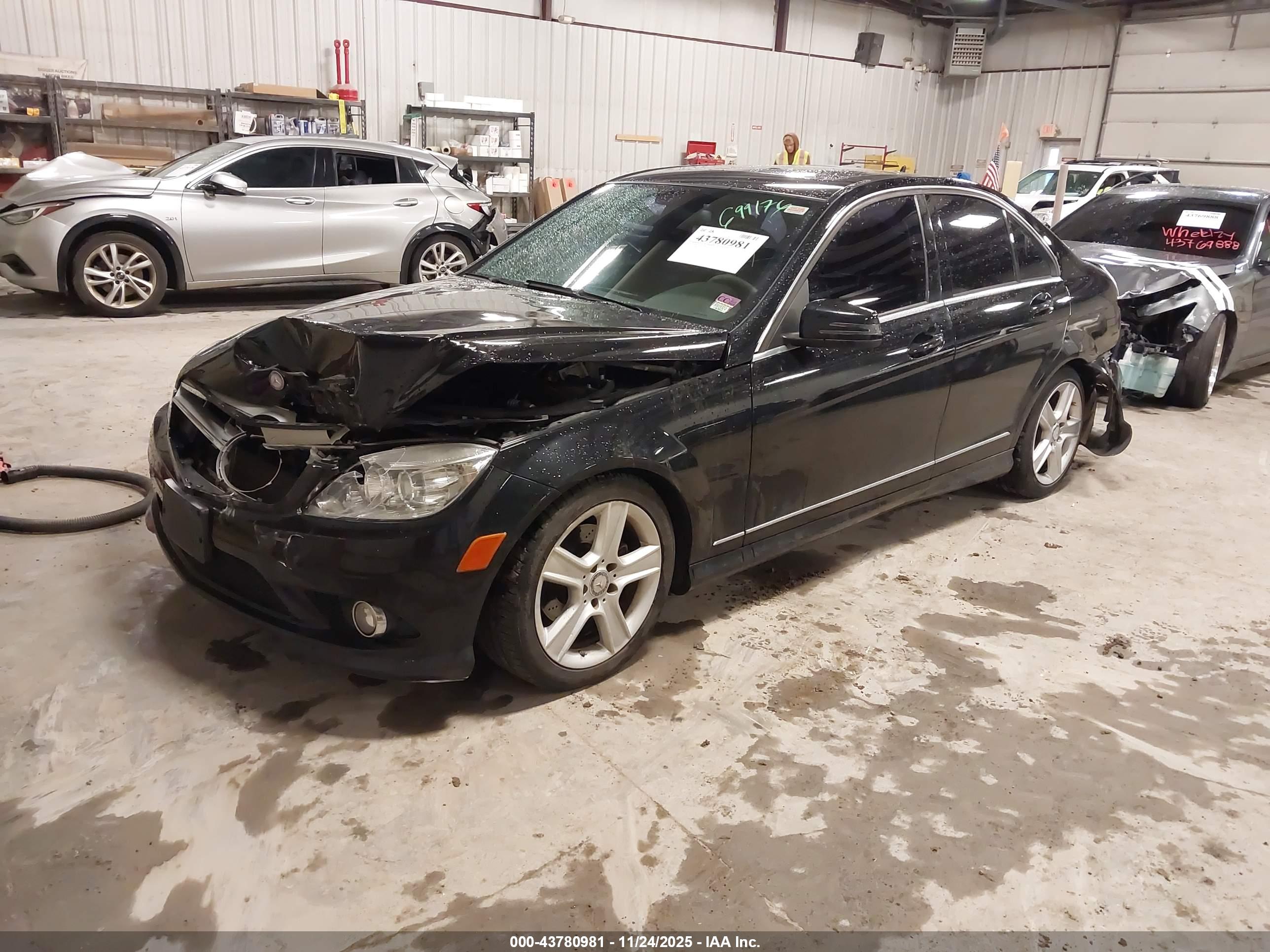 MERCEDES-BENZ C image 2