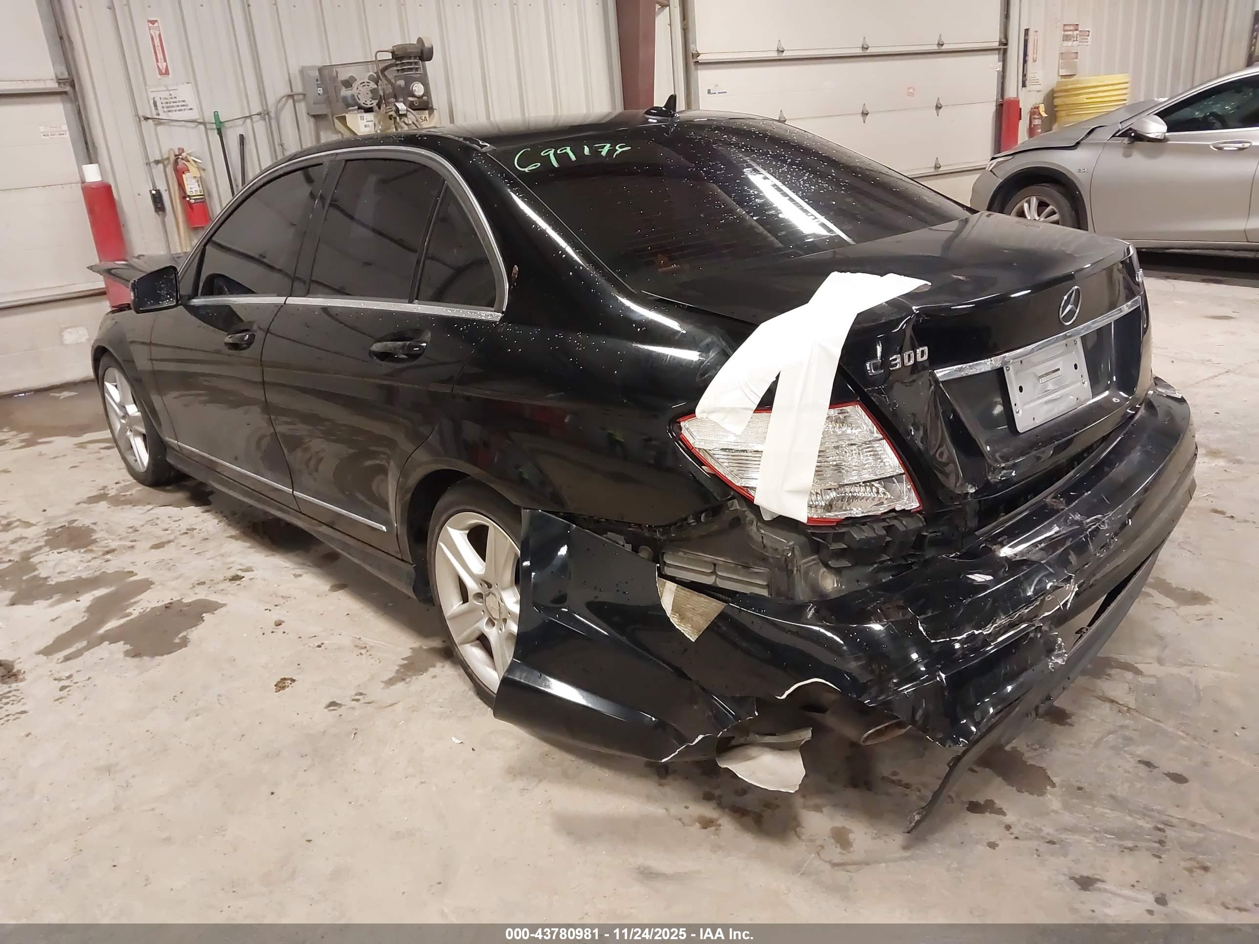MERCEDES-BENZ C image 3