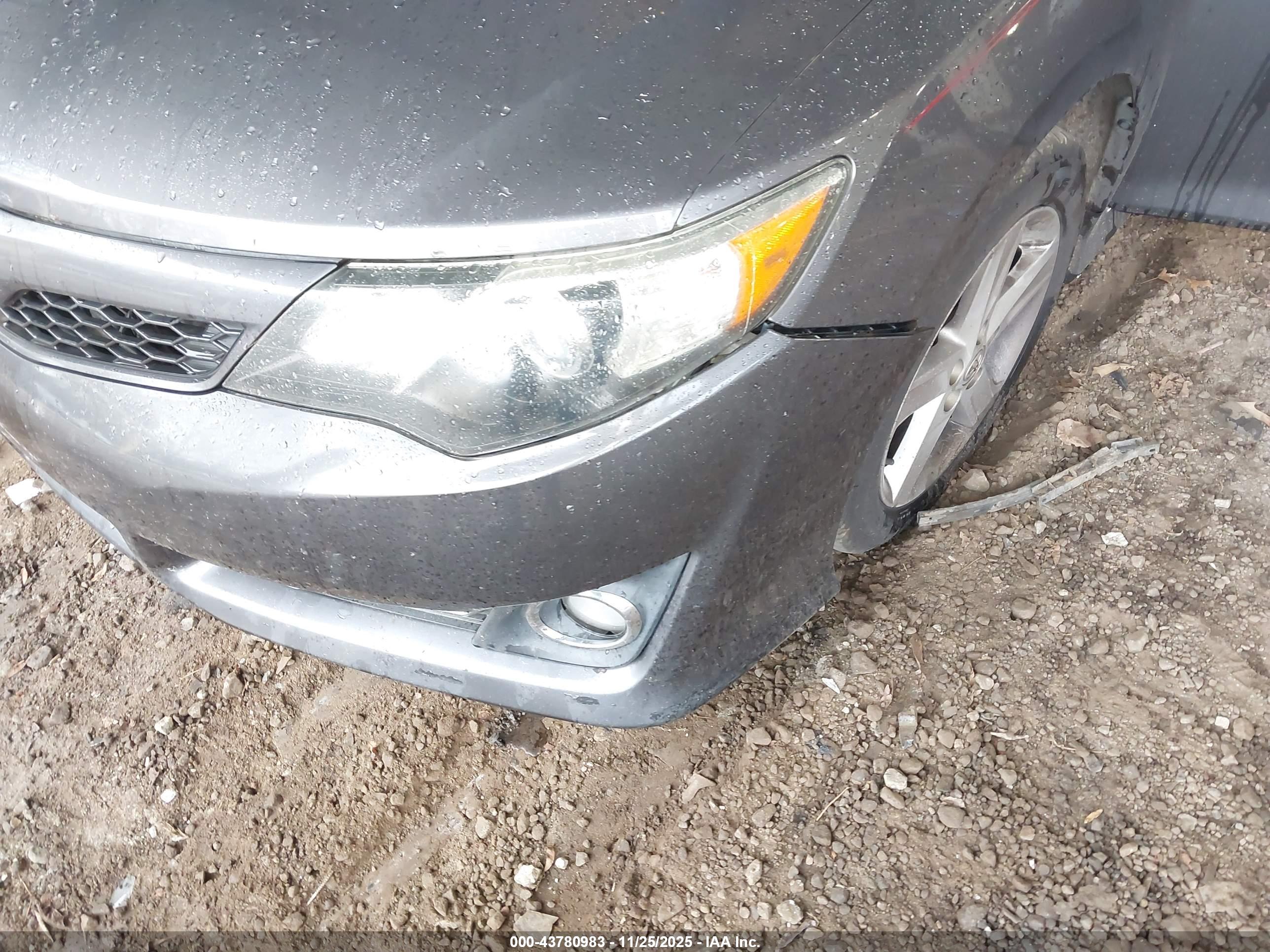 TOYOTA CAMRY image 6