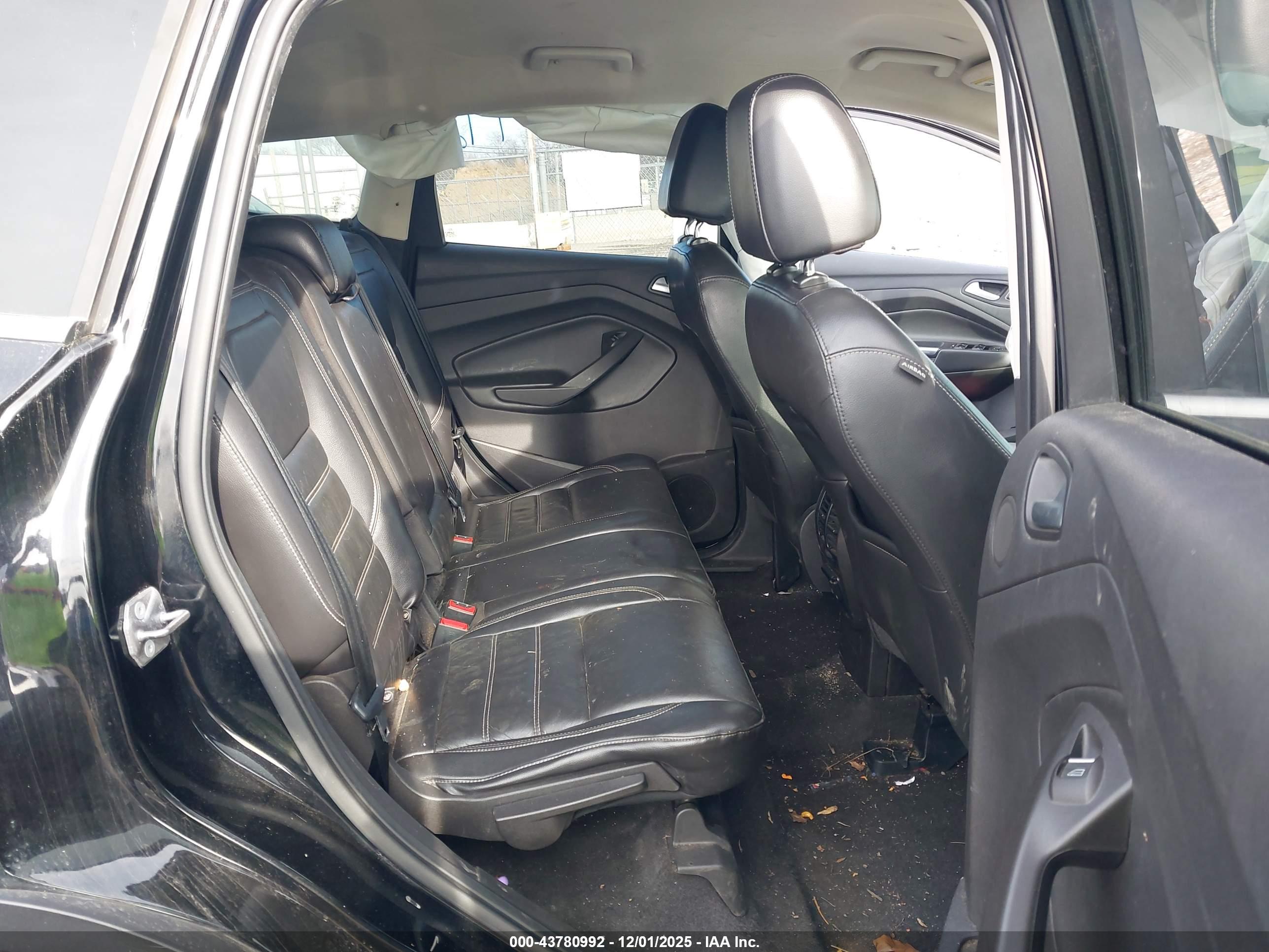 FORD ESCAPE image 8