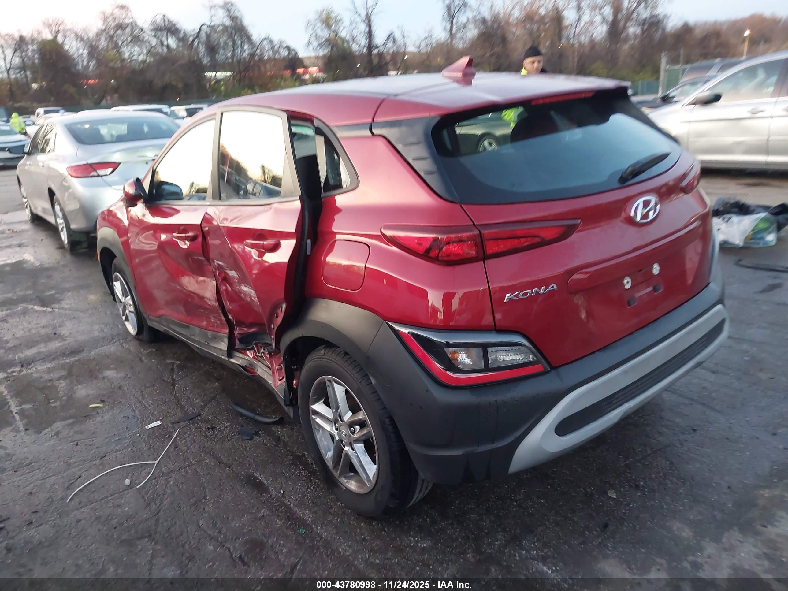 HYUNDAI KONA image 3