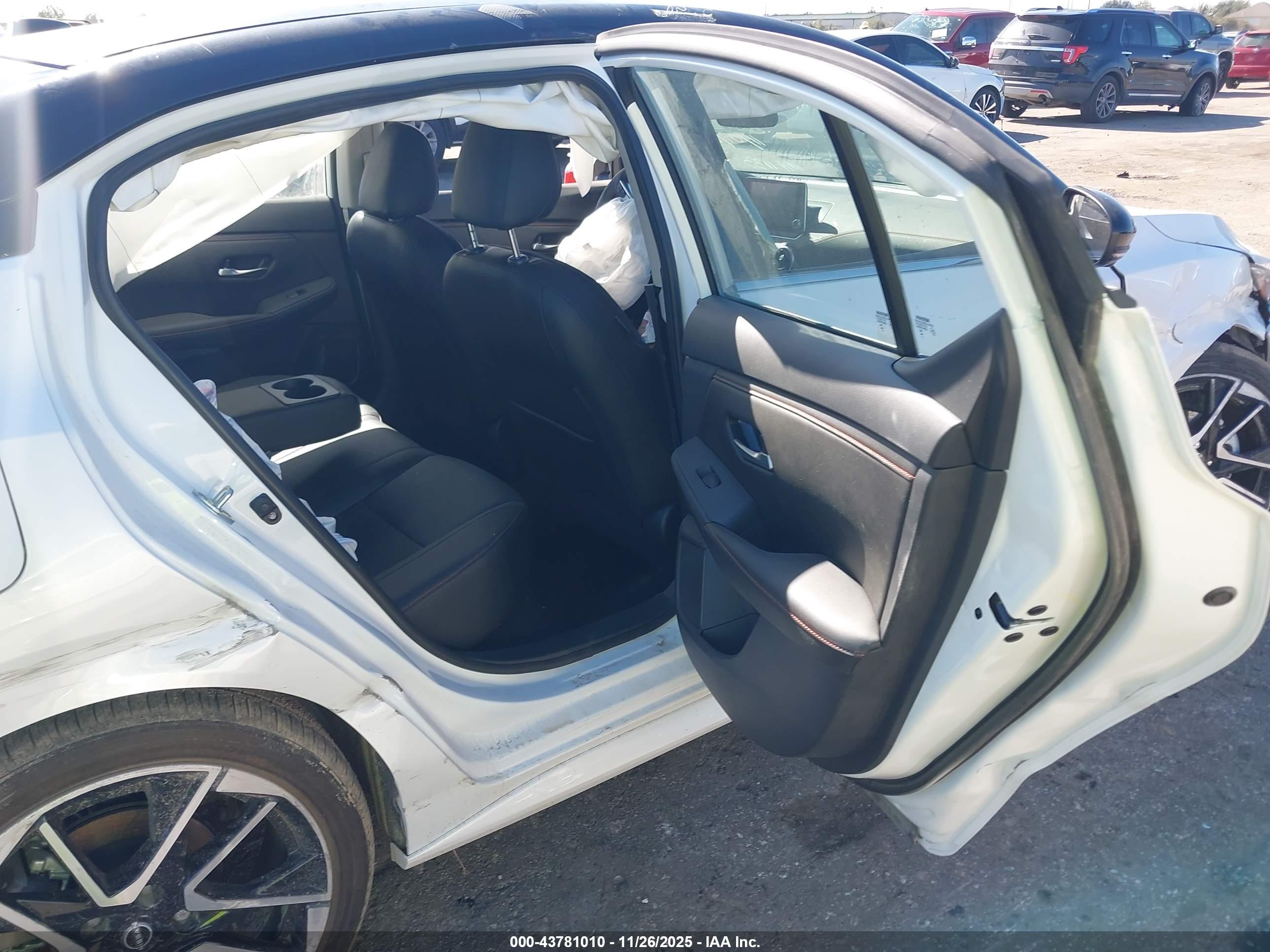 NISSAN SENTRA image 8