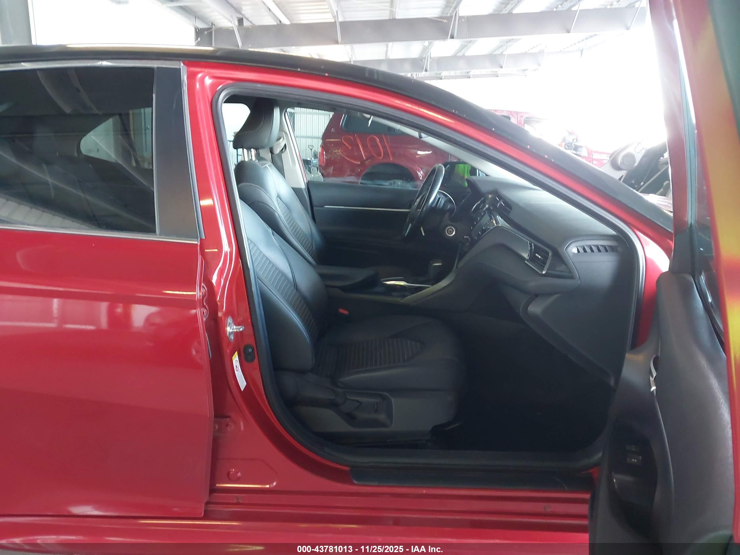 TOYOTA CAMRY image 5