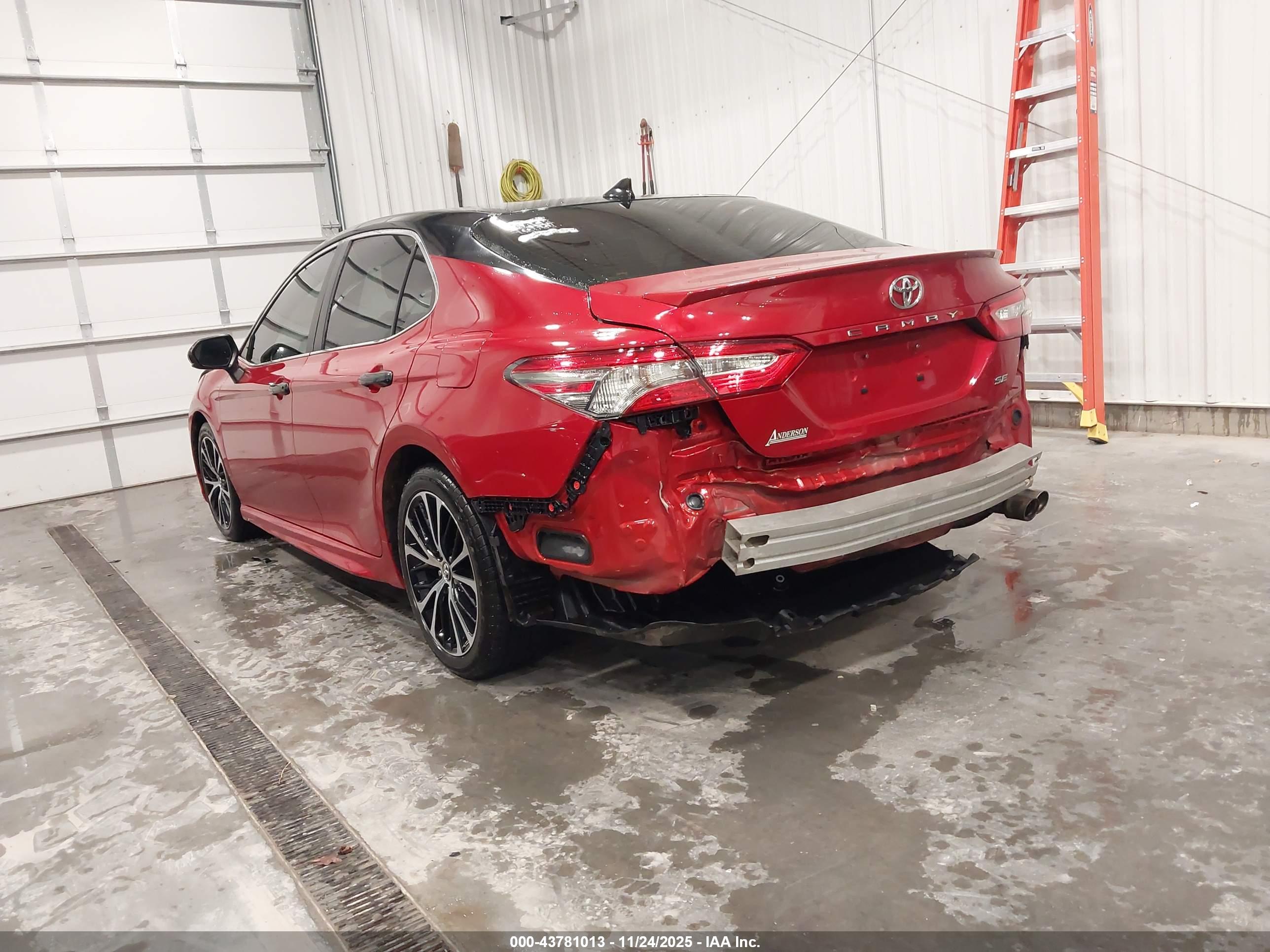 TOYOTA CAMRY image 6