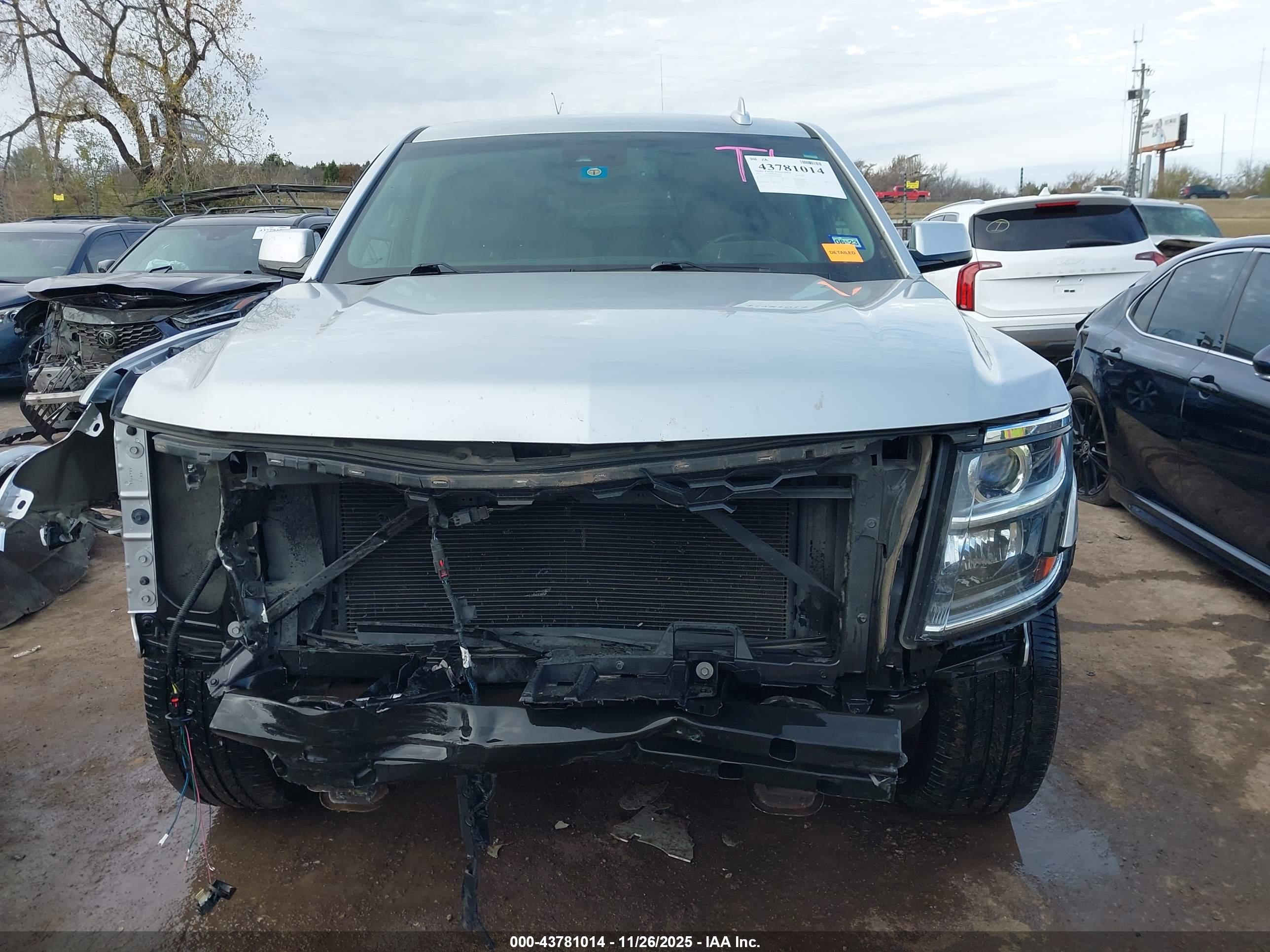 CHEVROLET TAHOE image 6