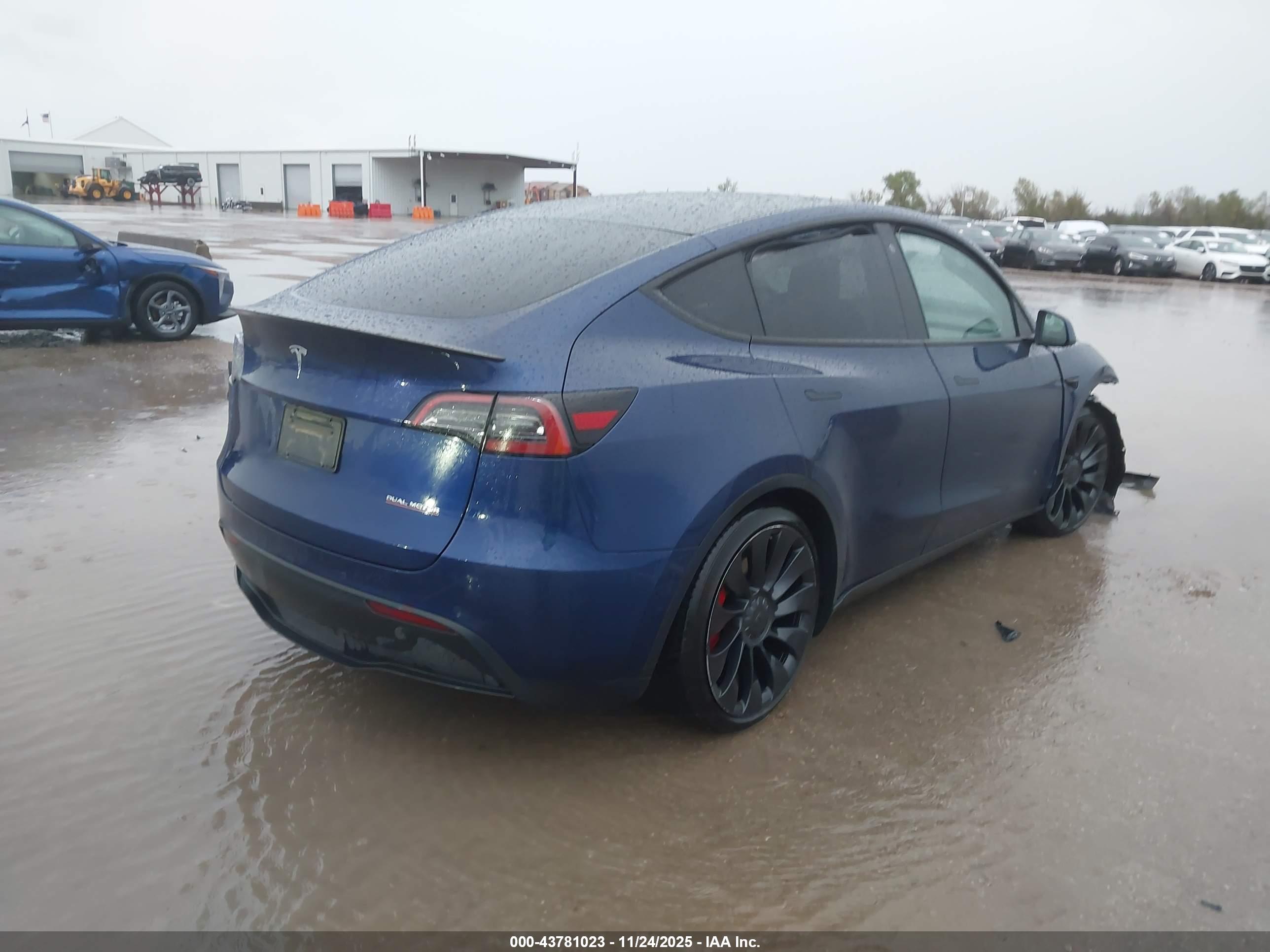 TESLA MODEL image 4