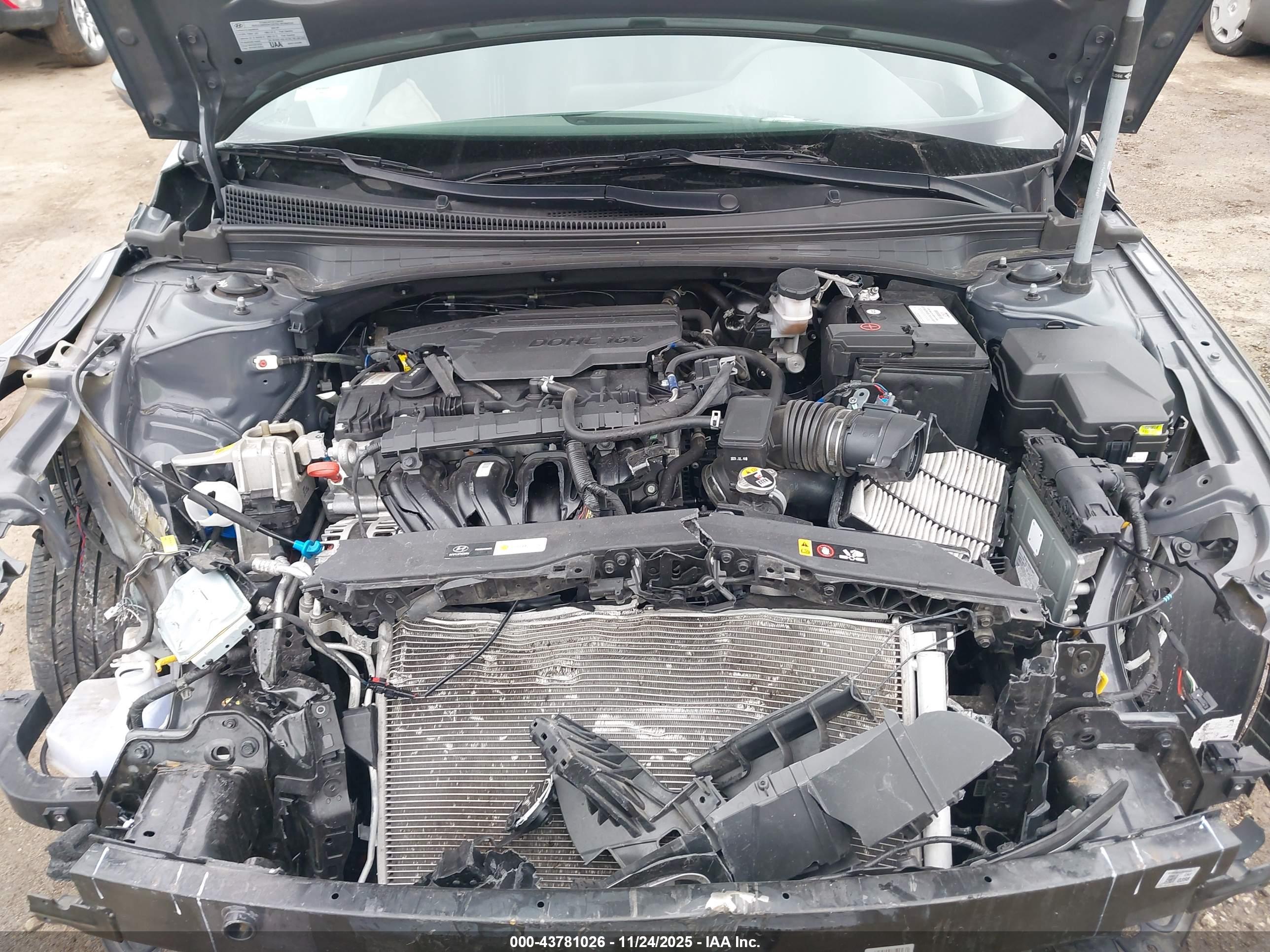 HYUNDAI ELANTRA image 10