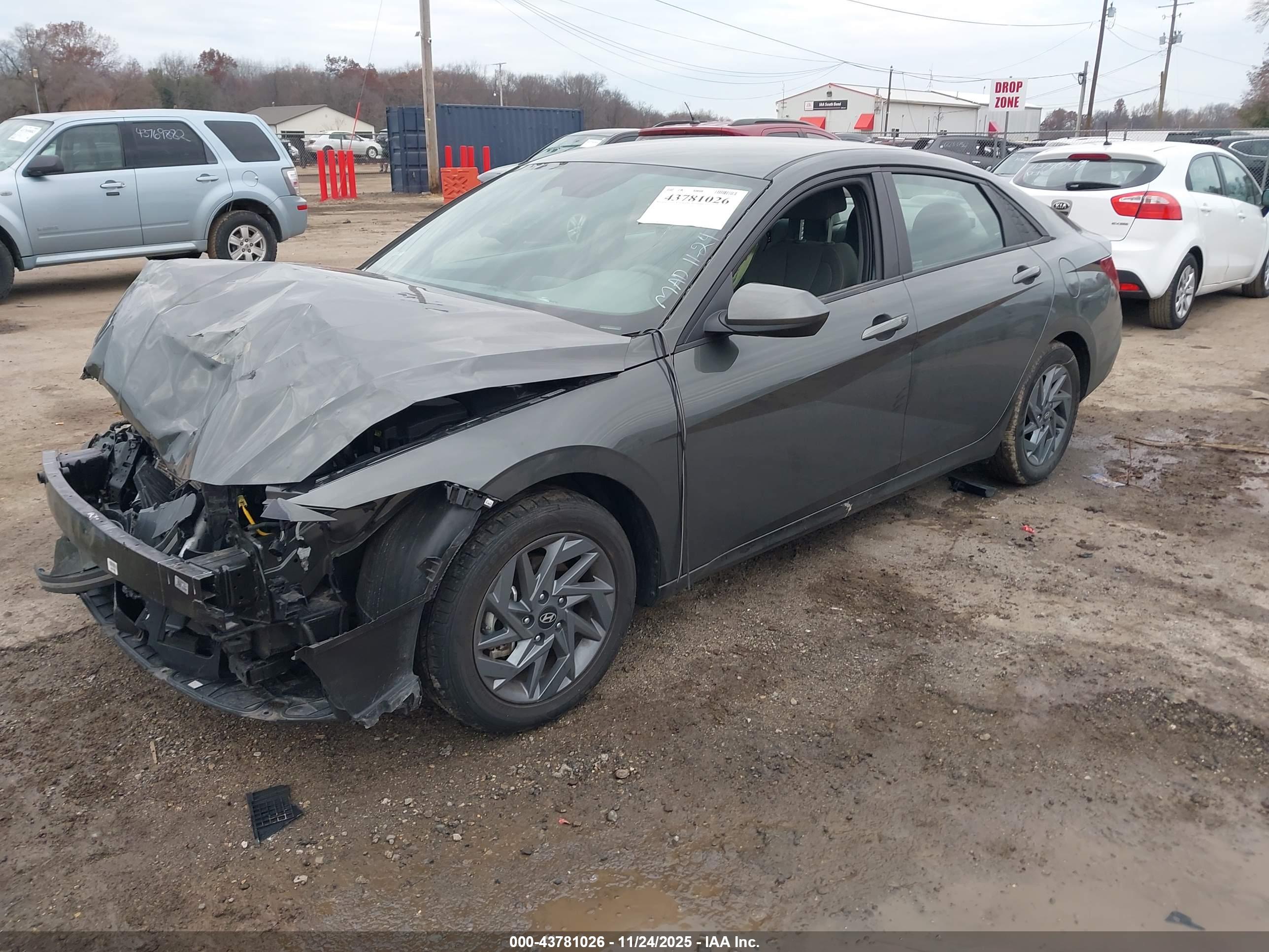 HYUNDAI ELANTRA image 2