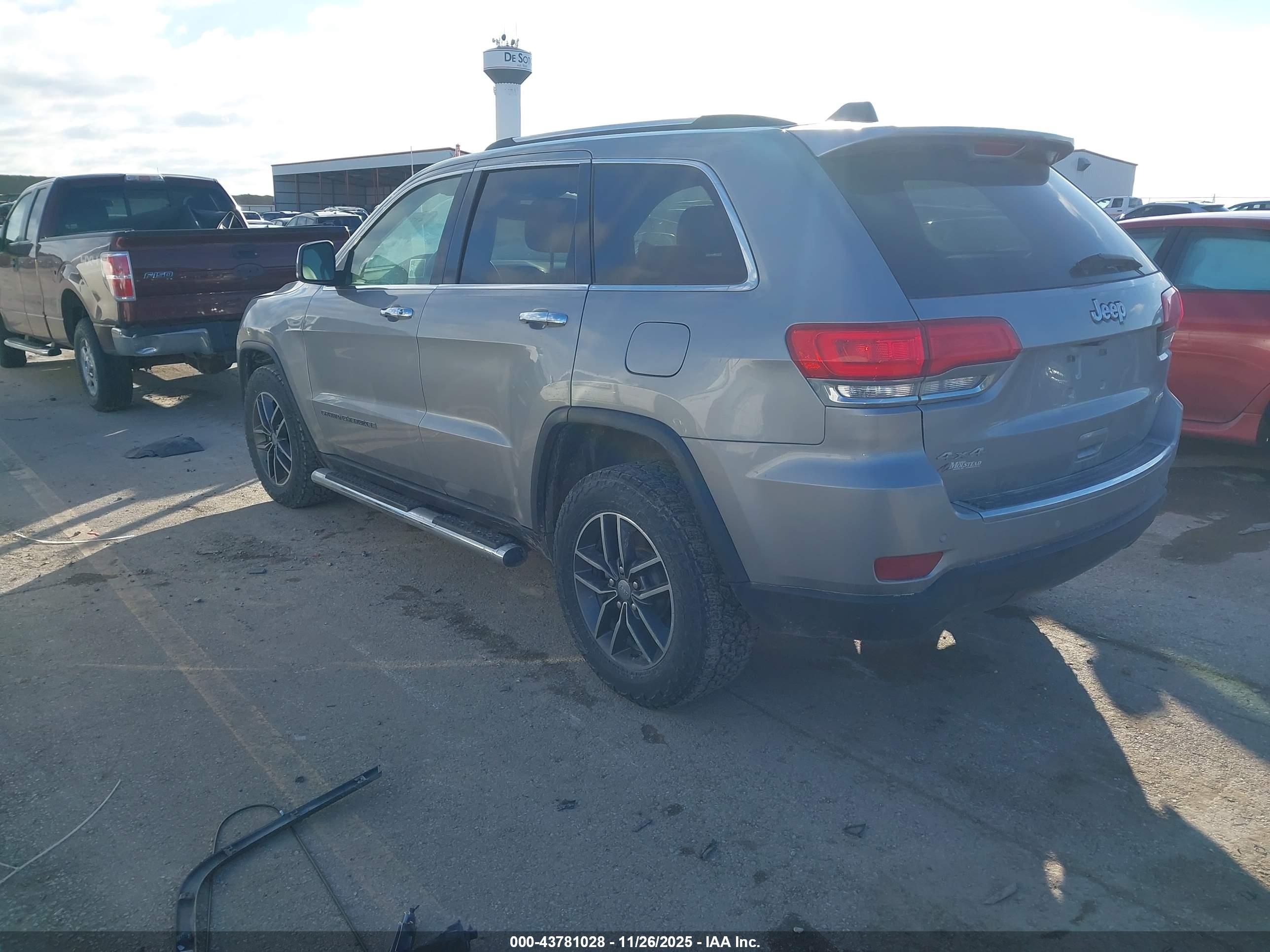 JEEP GRAND image 3