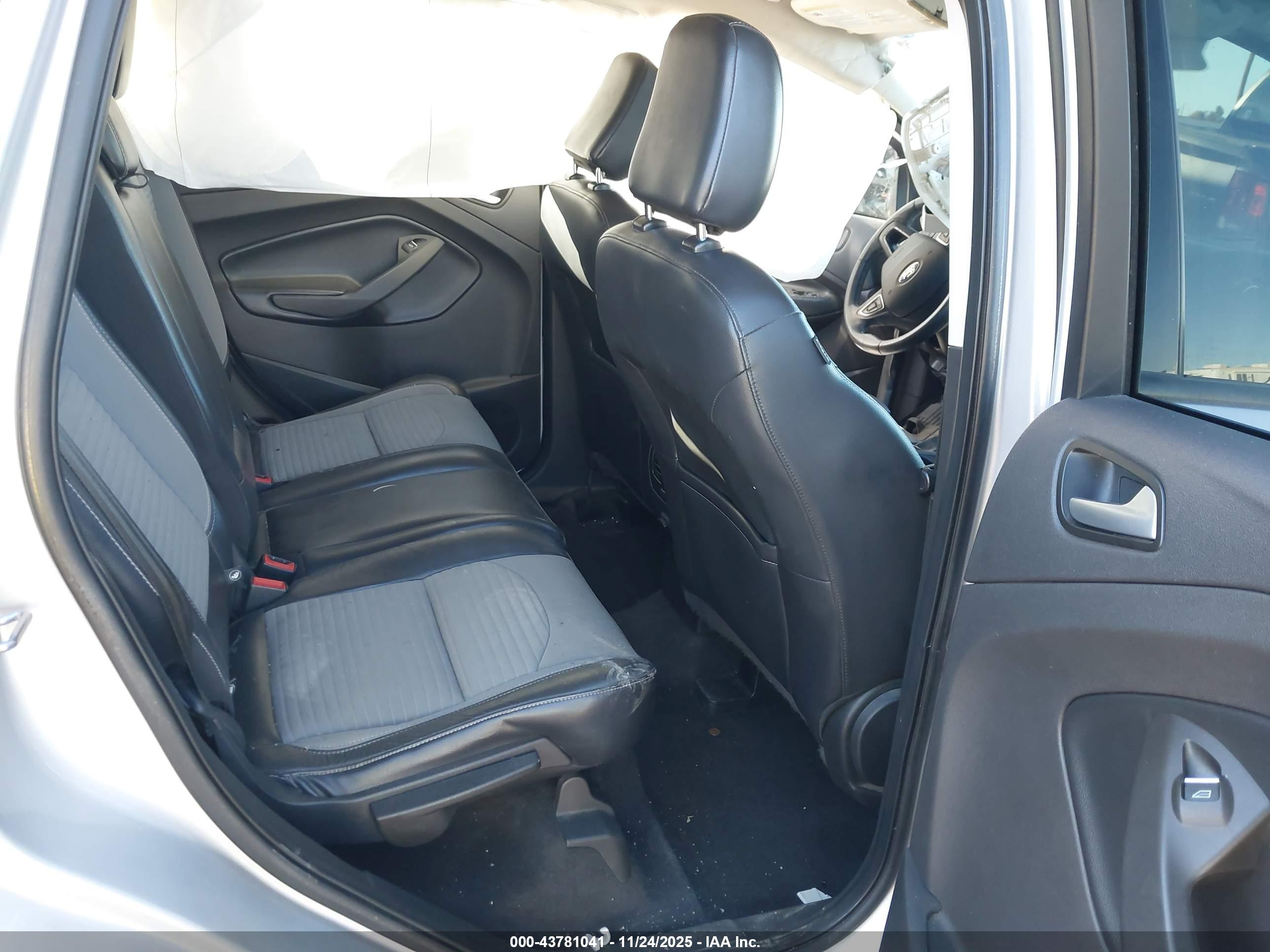 FORD ESCAPE image 8