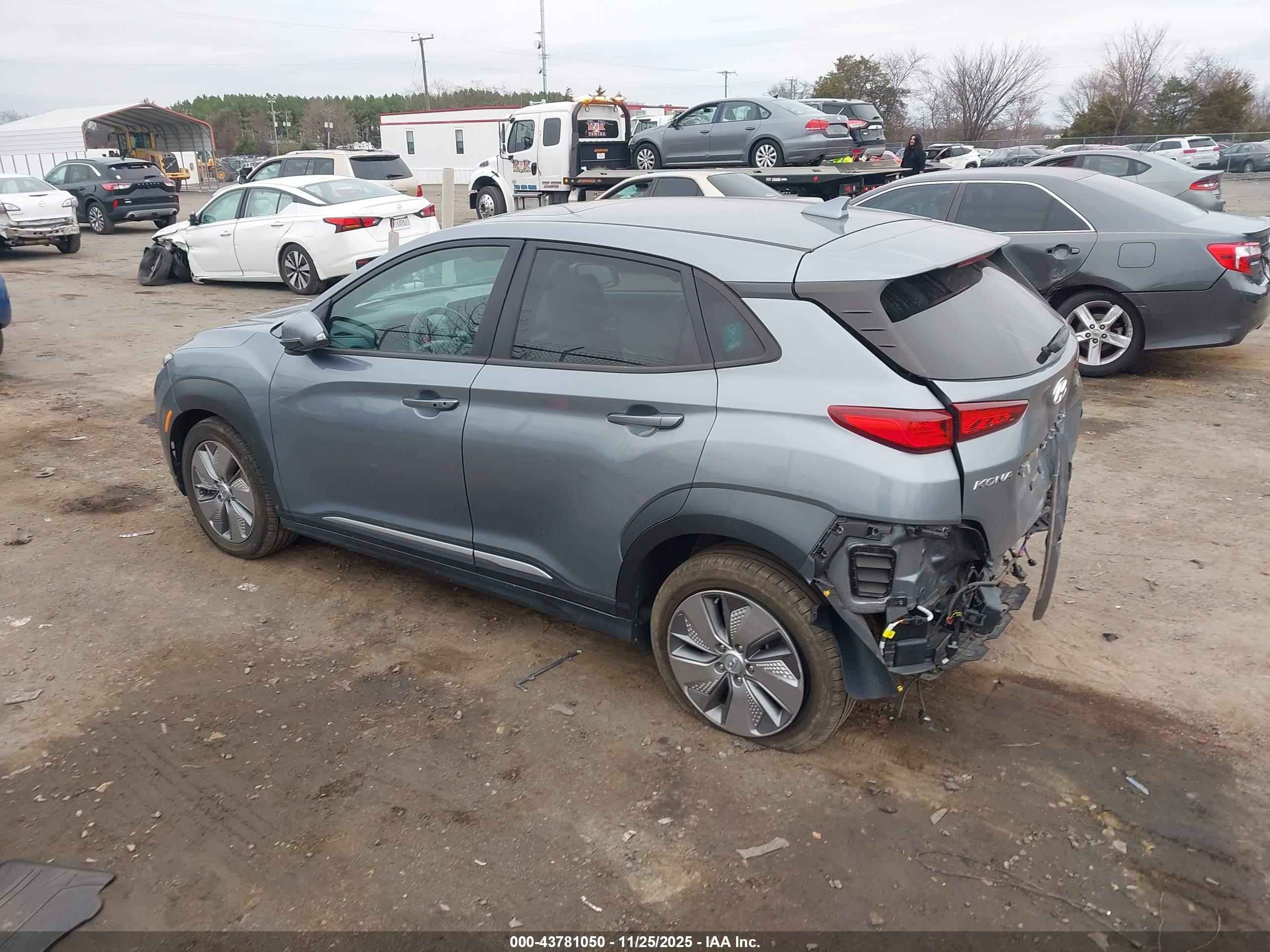 HYUNDAI KONA image 3