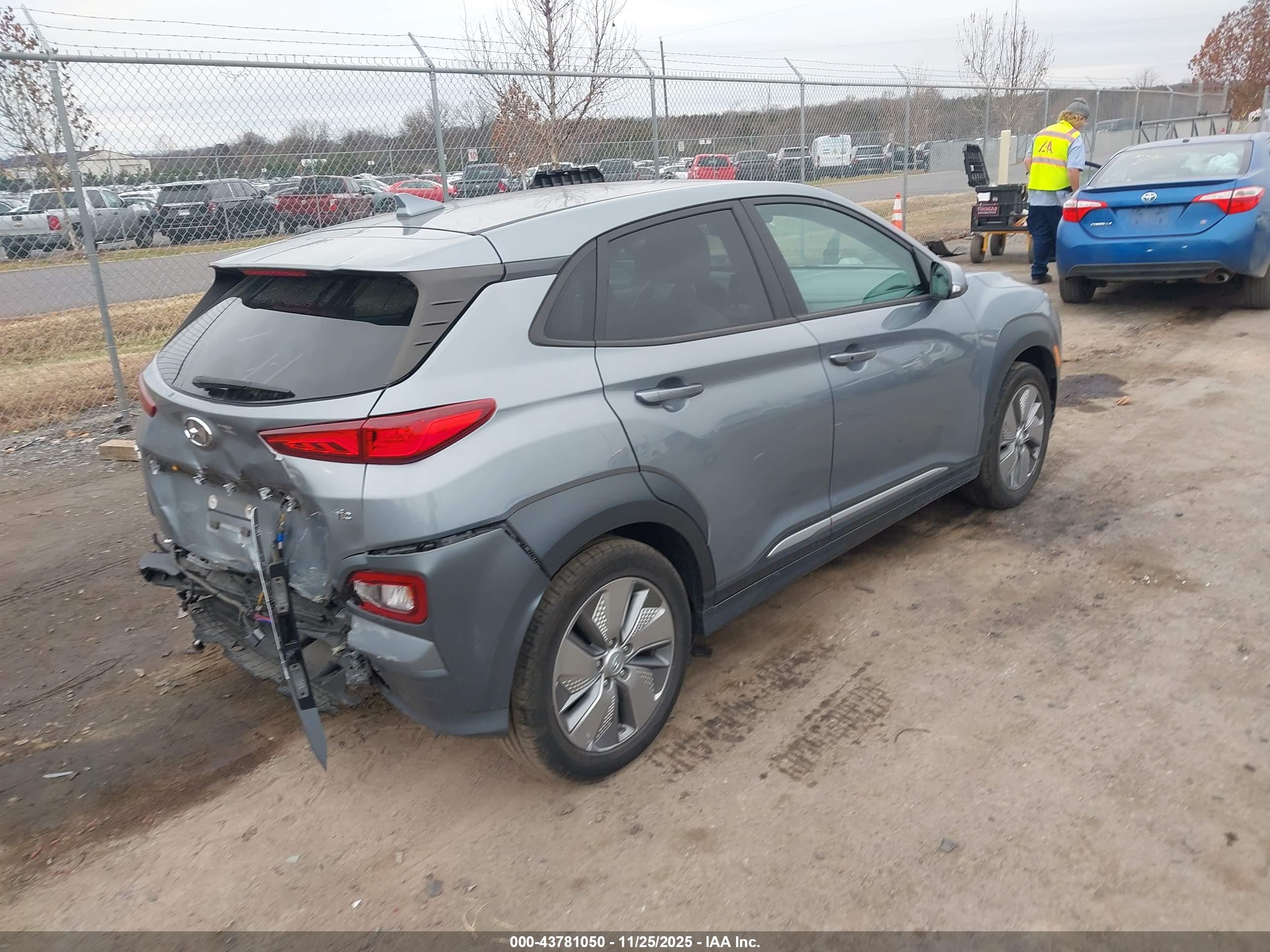 HYUNDAI KONA image 4