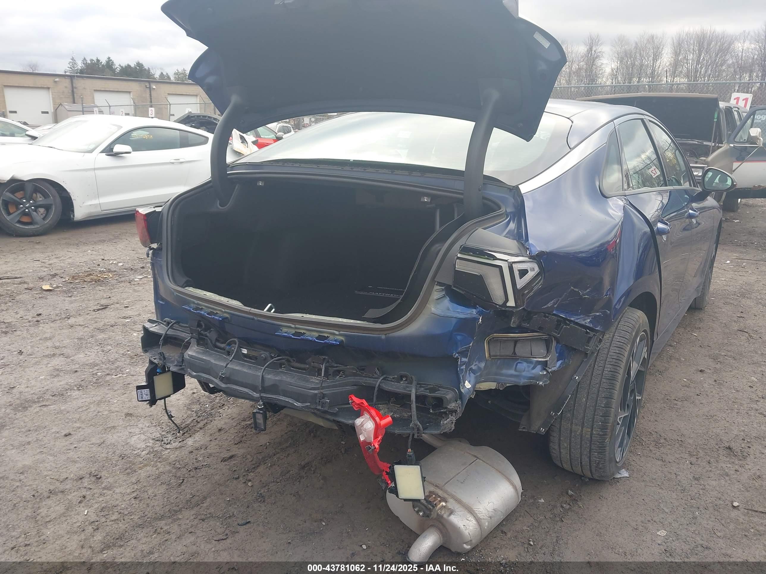 KIA K5 image 6