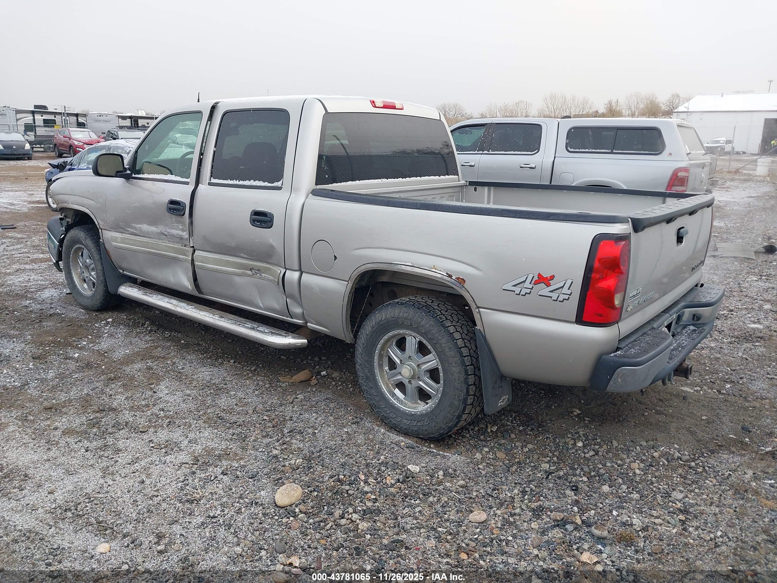 CHEVROLET SILVERADO image 3