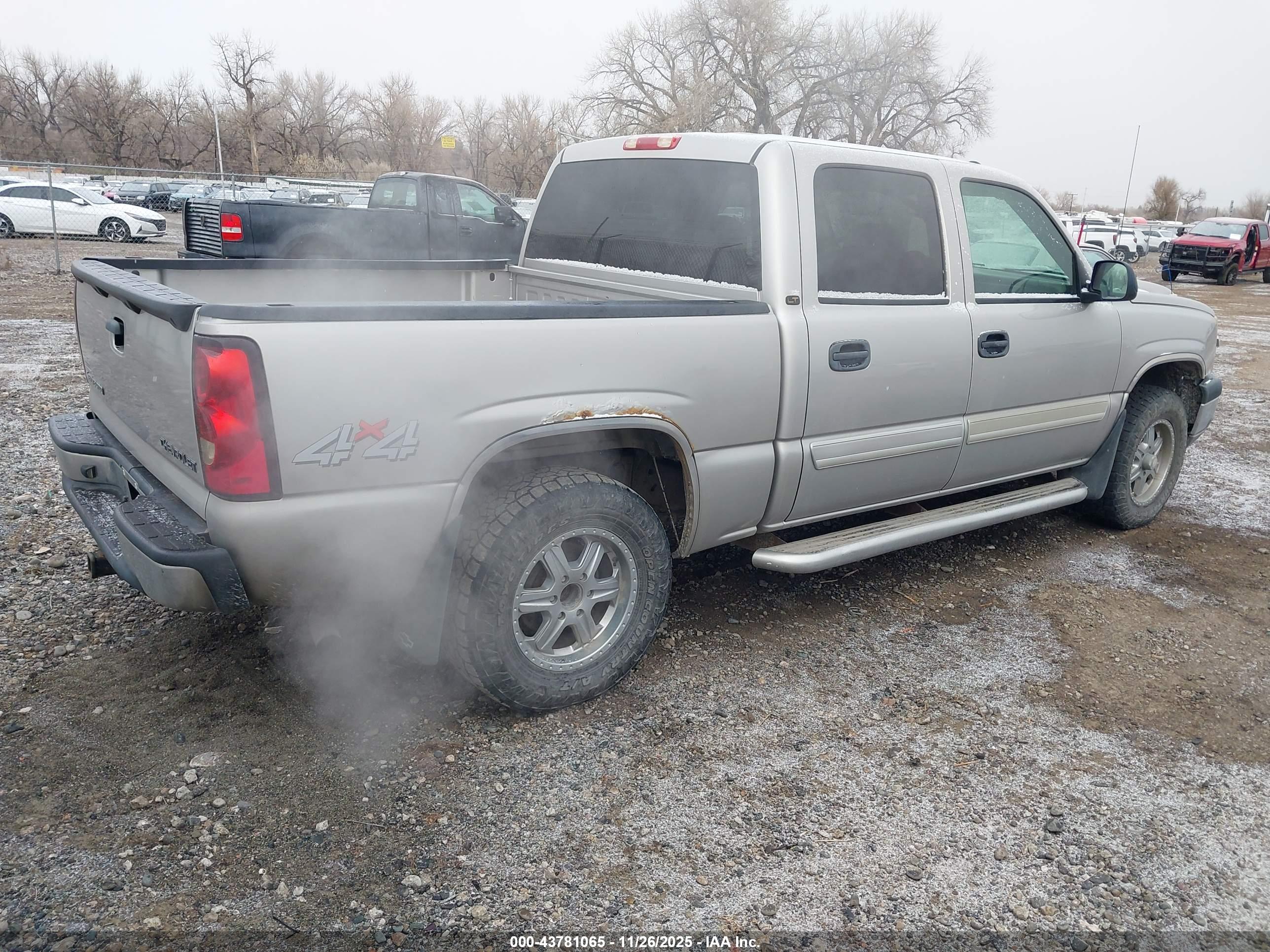 CHEVROLET SILVERADO image 4