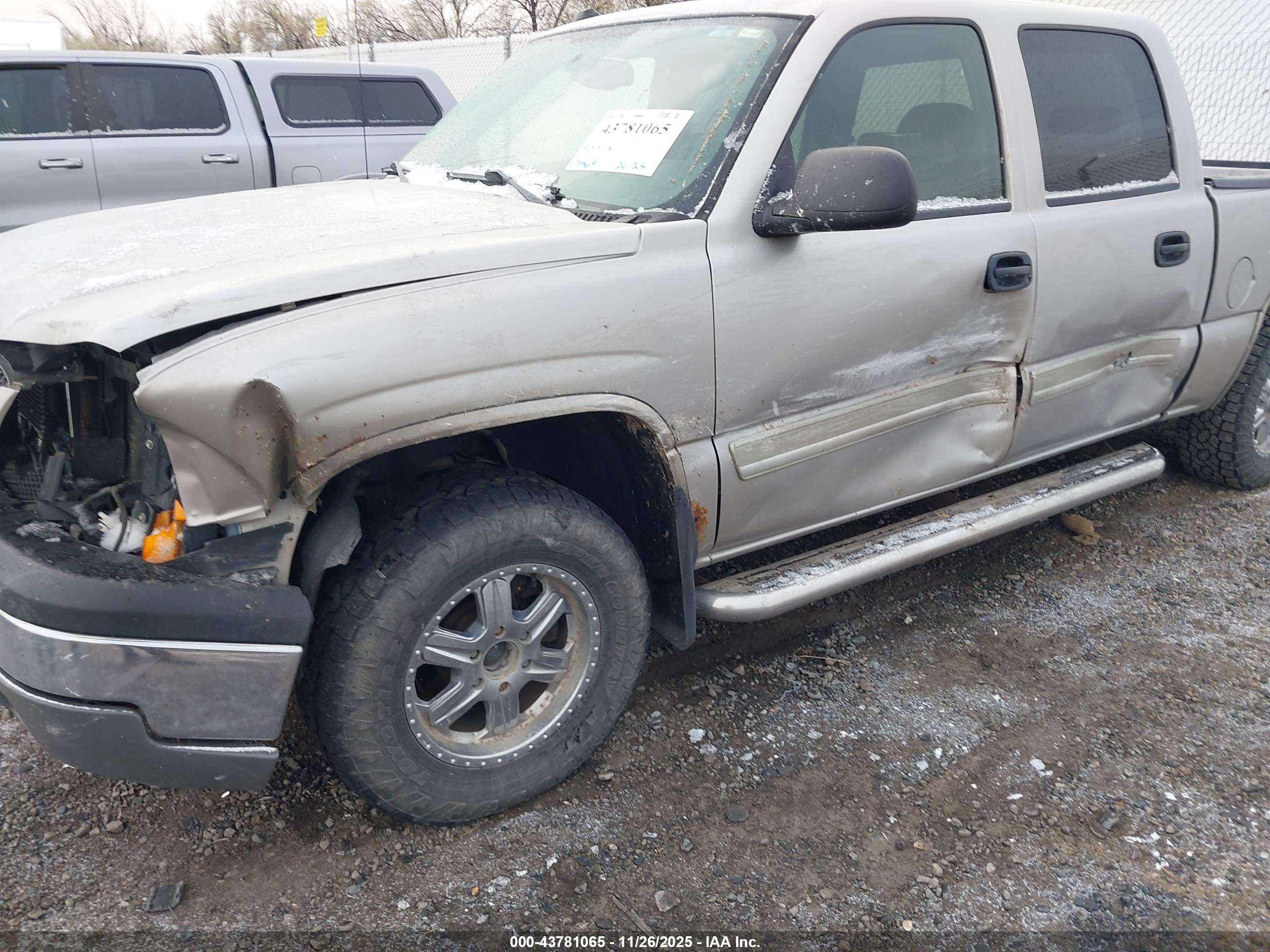 CHEVROLET SILVERADO image 6