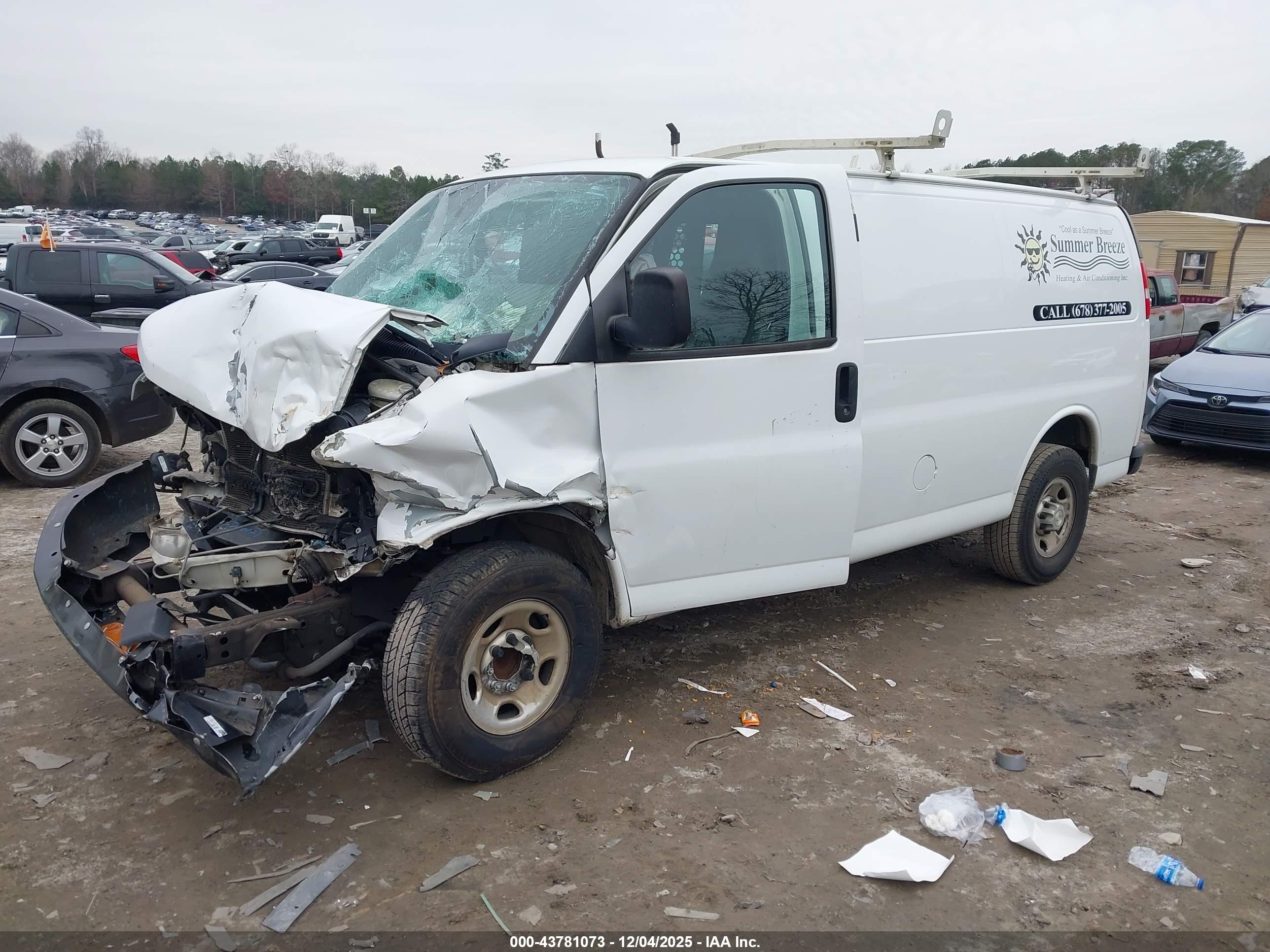 CHEVROLET EXPRESS image 2