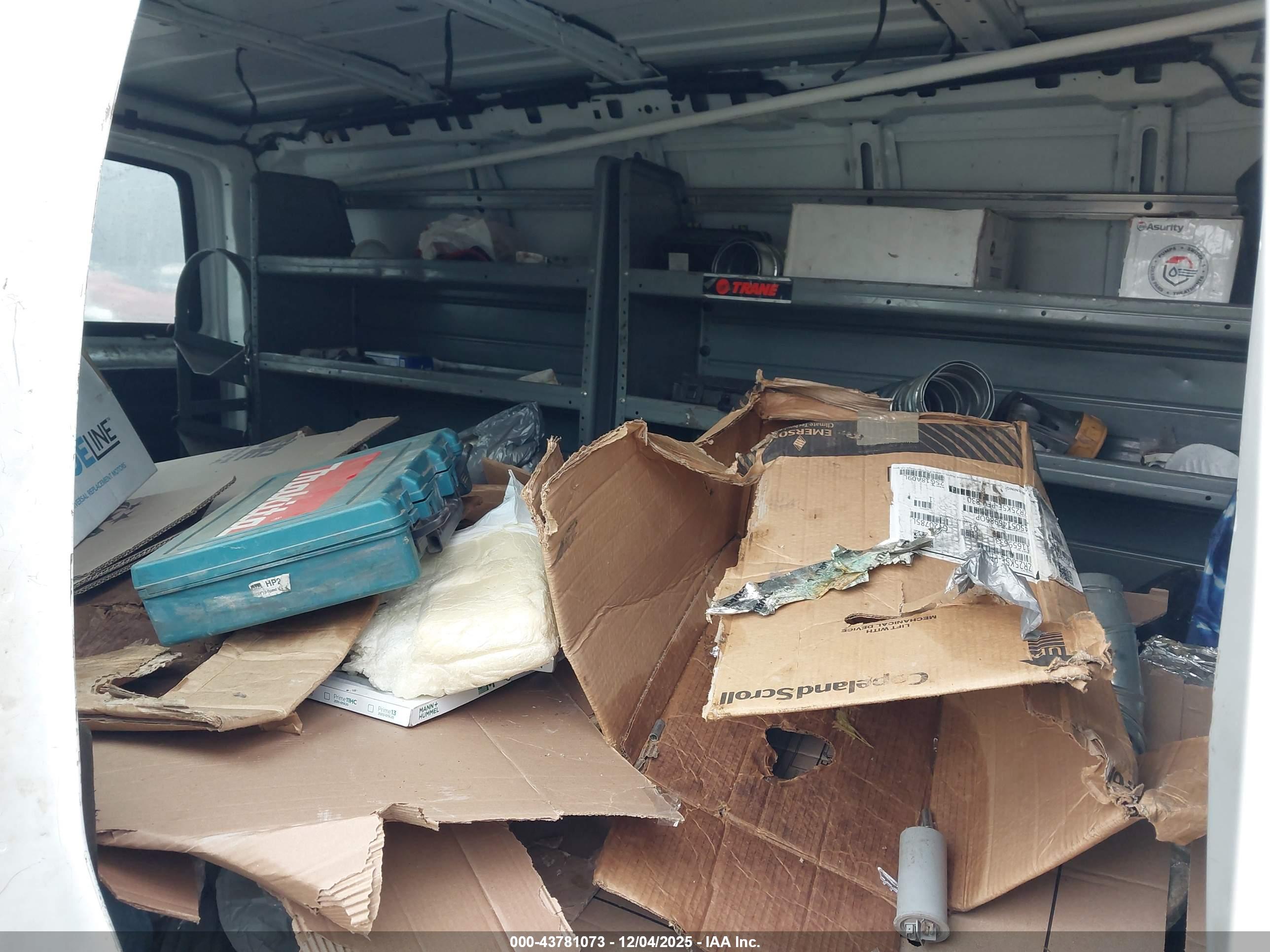 CHEVROLET EXPRESS image 8