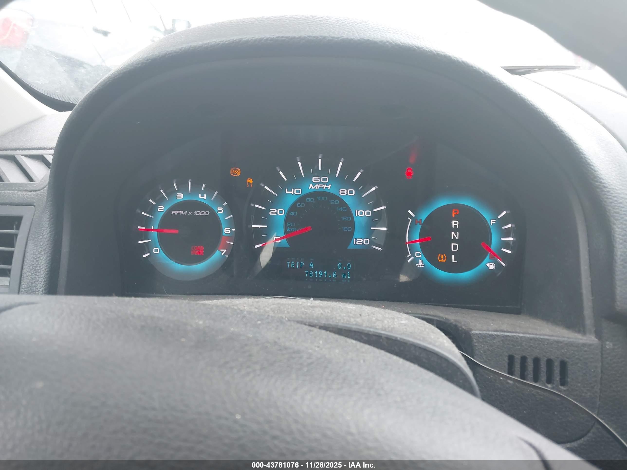 FORD FUSION image 7