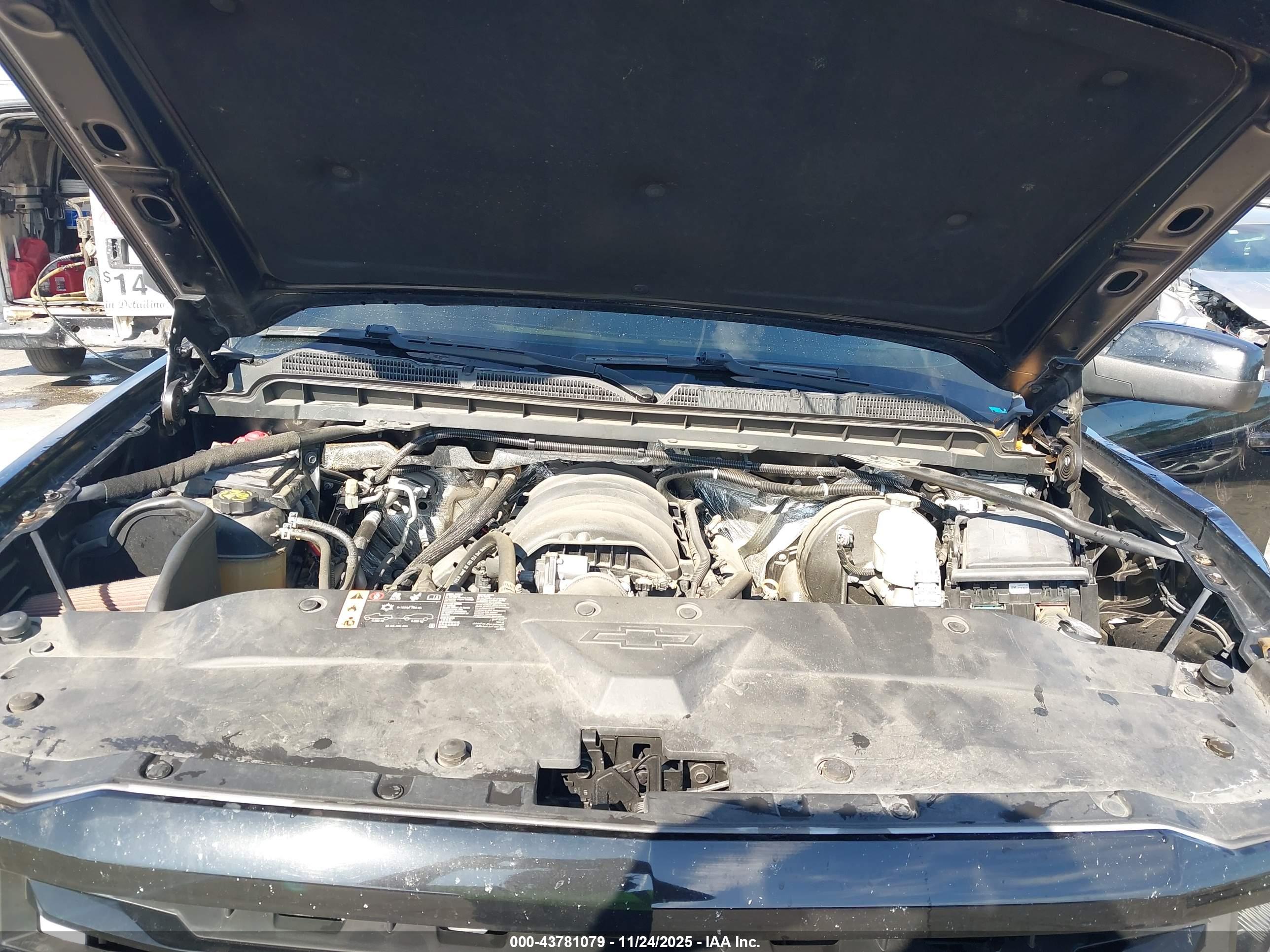 CHEVROLET SILVERADO image 10
