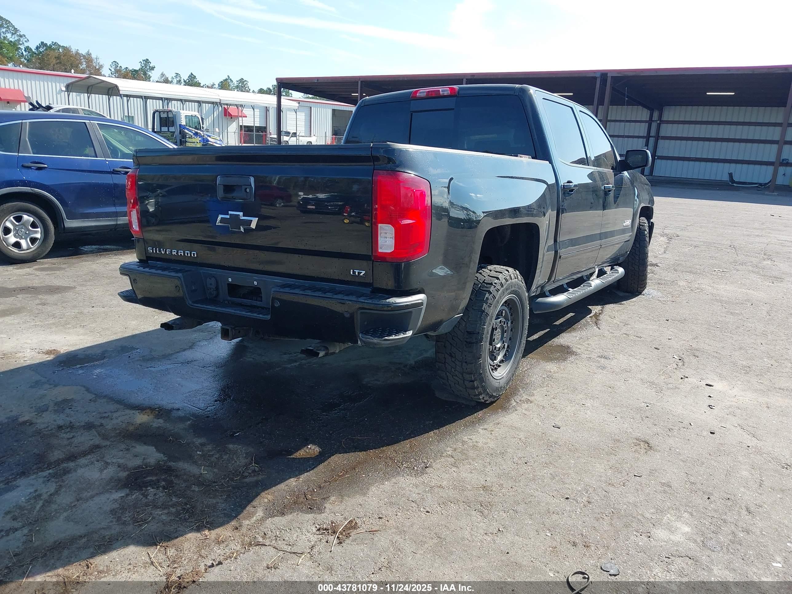CHEVROLET SILVERADO image 4