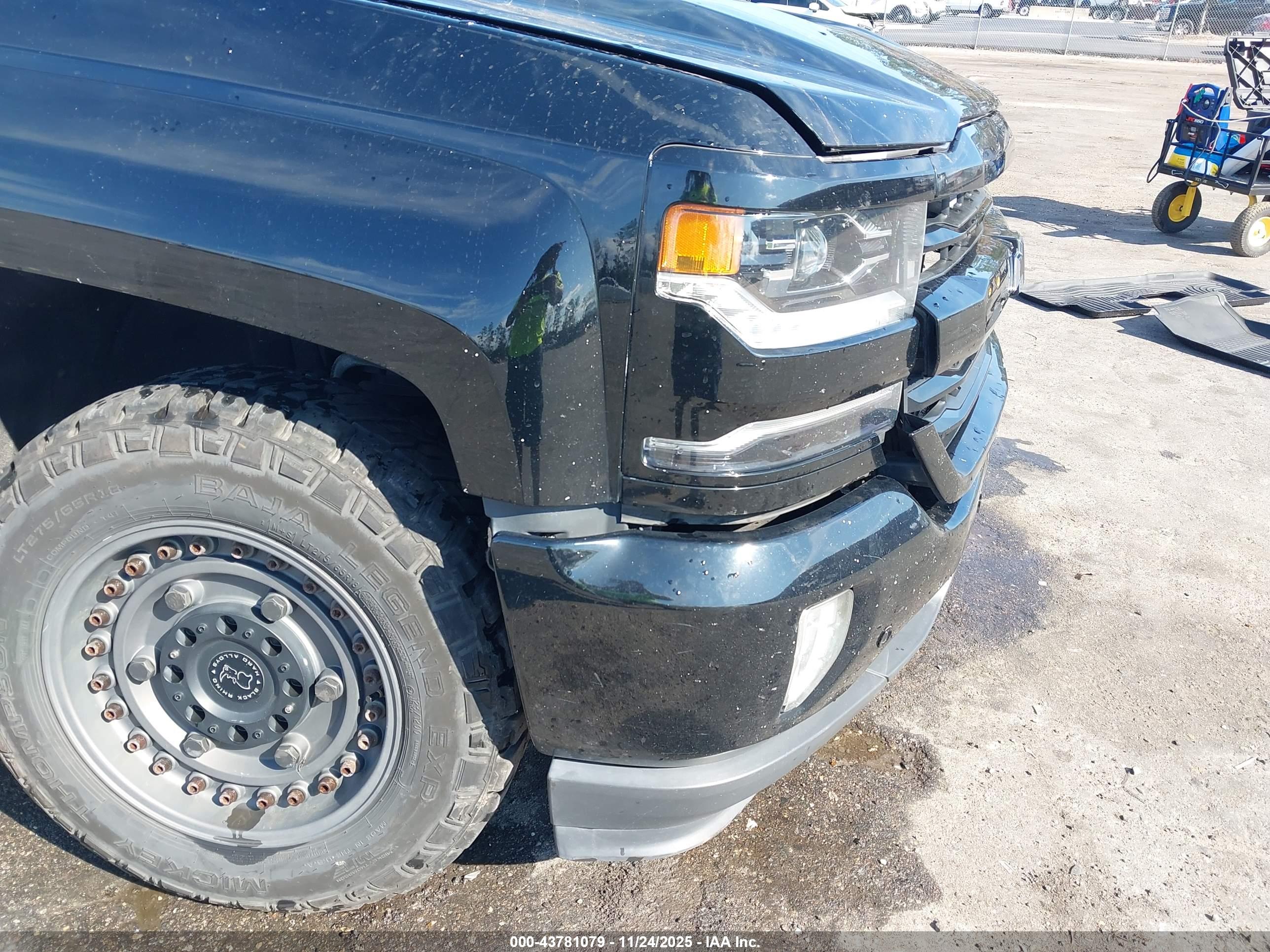 CHEVROLET SILVERADO image 6