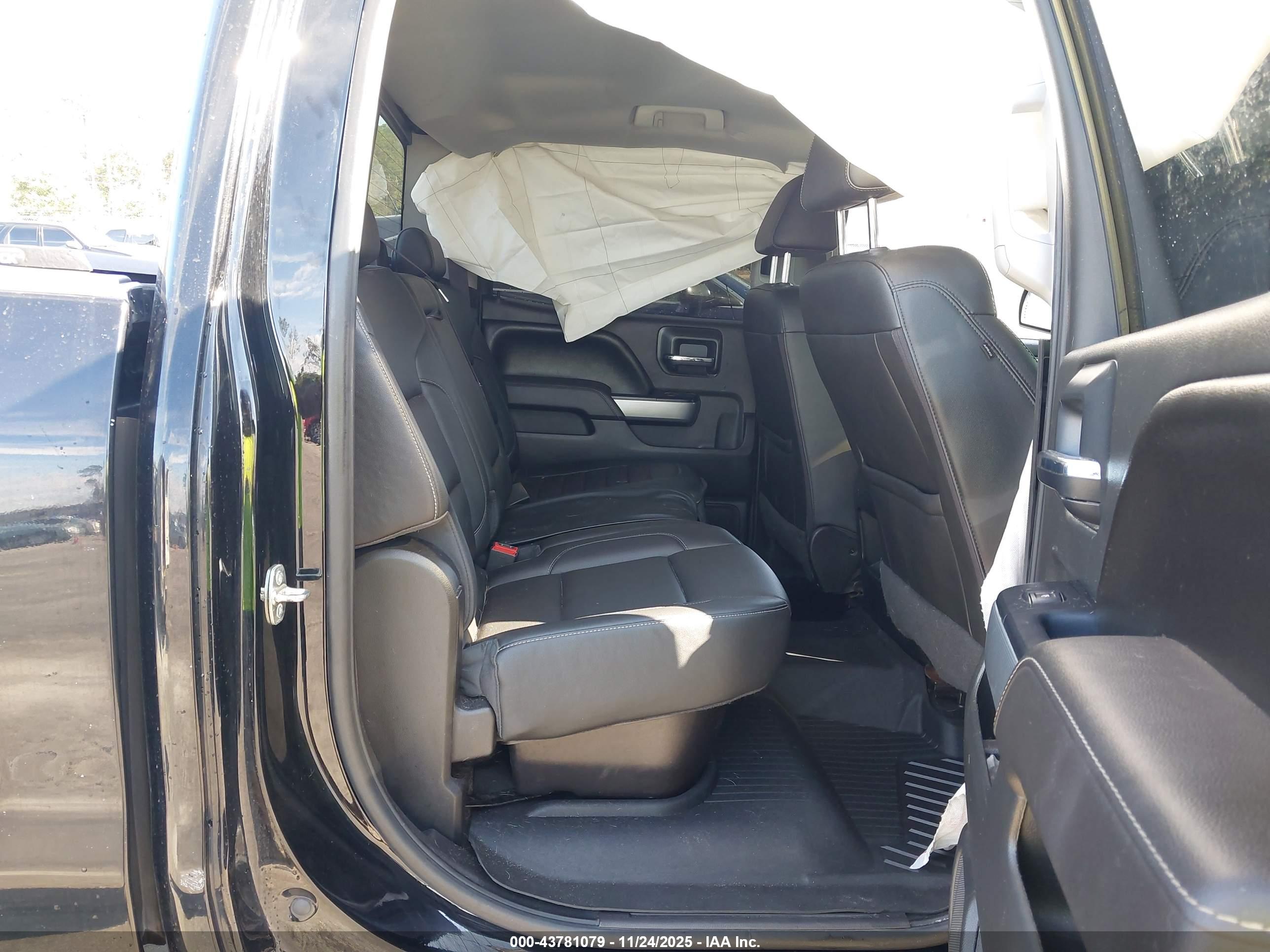 CHEVROLET SILVERADO image 8
