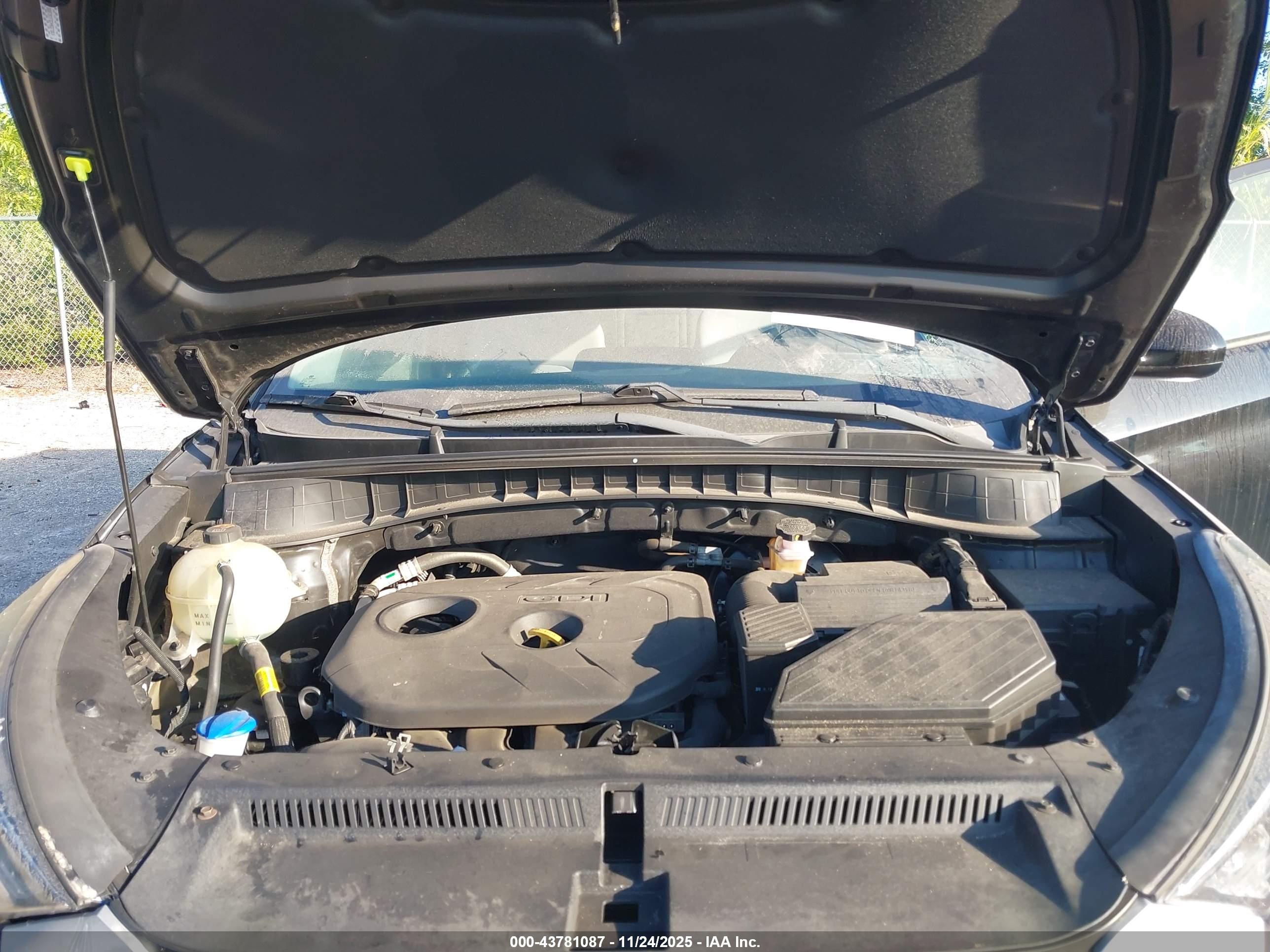 HYUNDAI TUCSON image 10