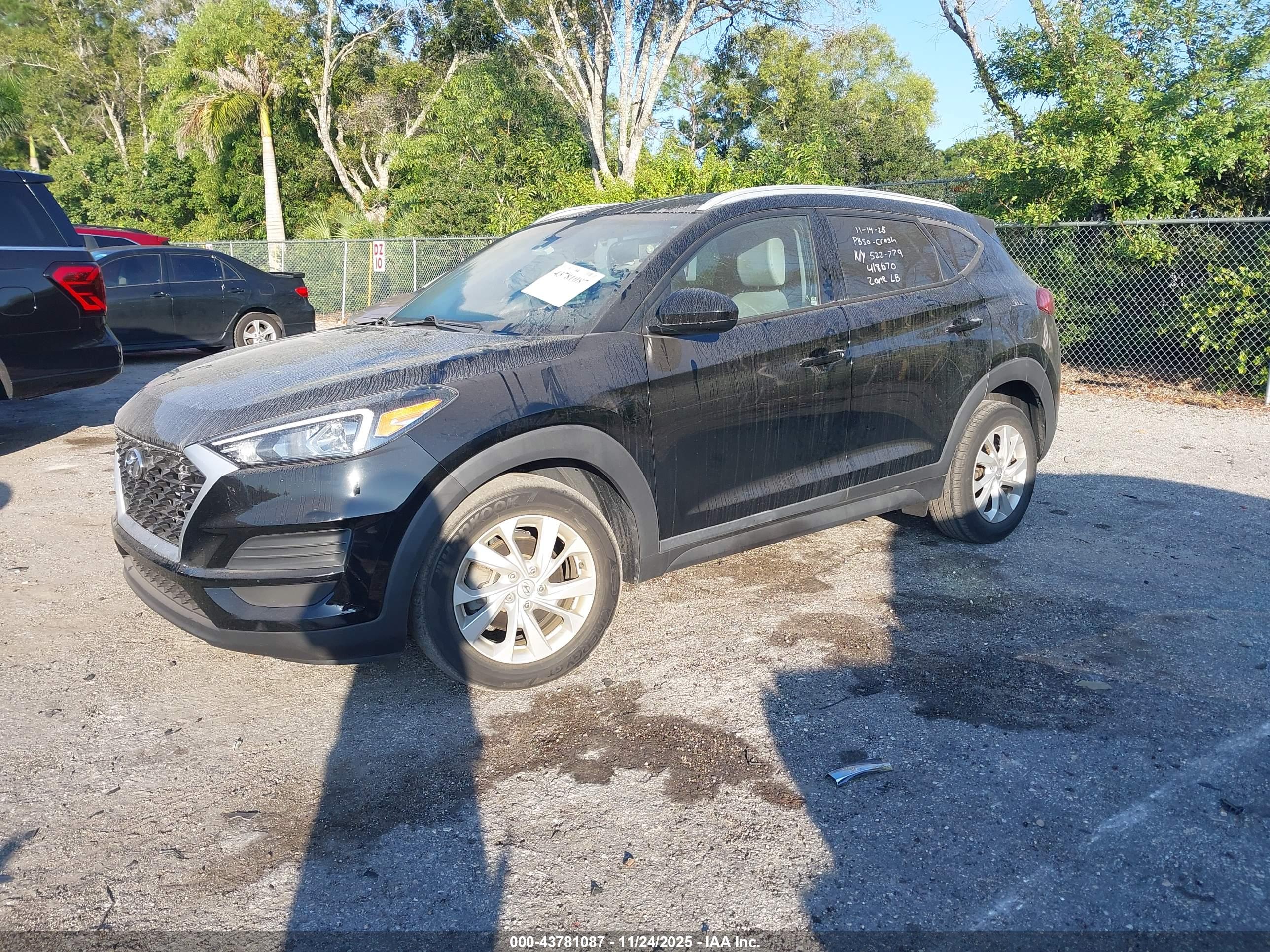 HYUNDAI TUCSON image 2