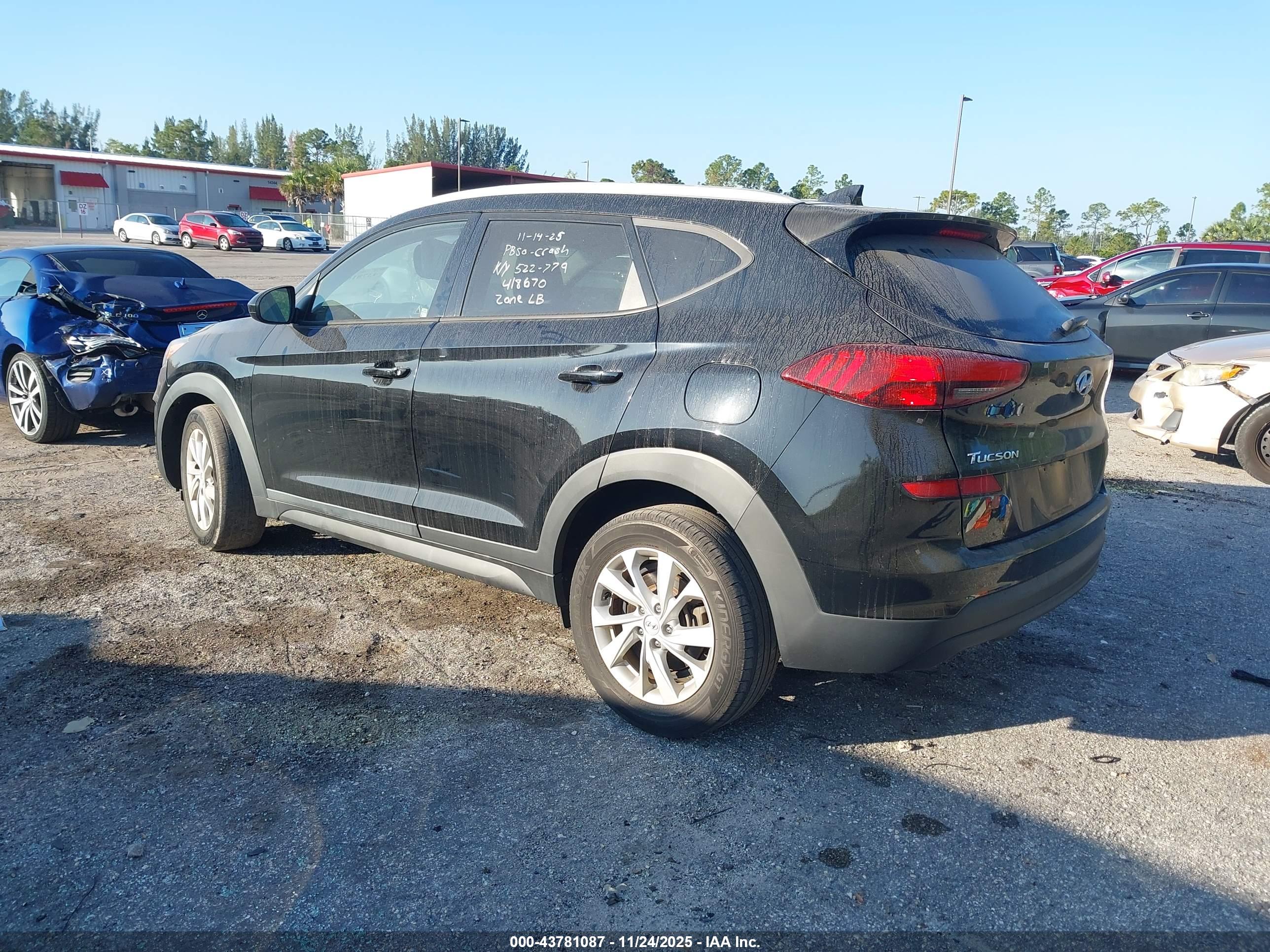 HYUNDAI TUCSON image 3