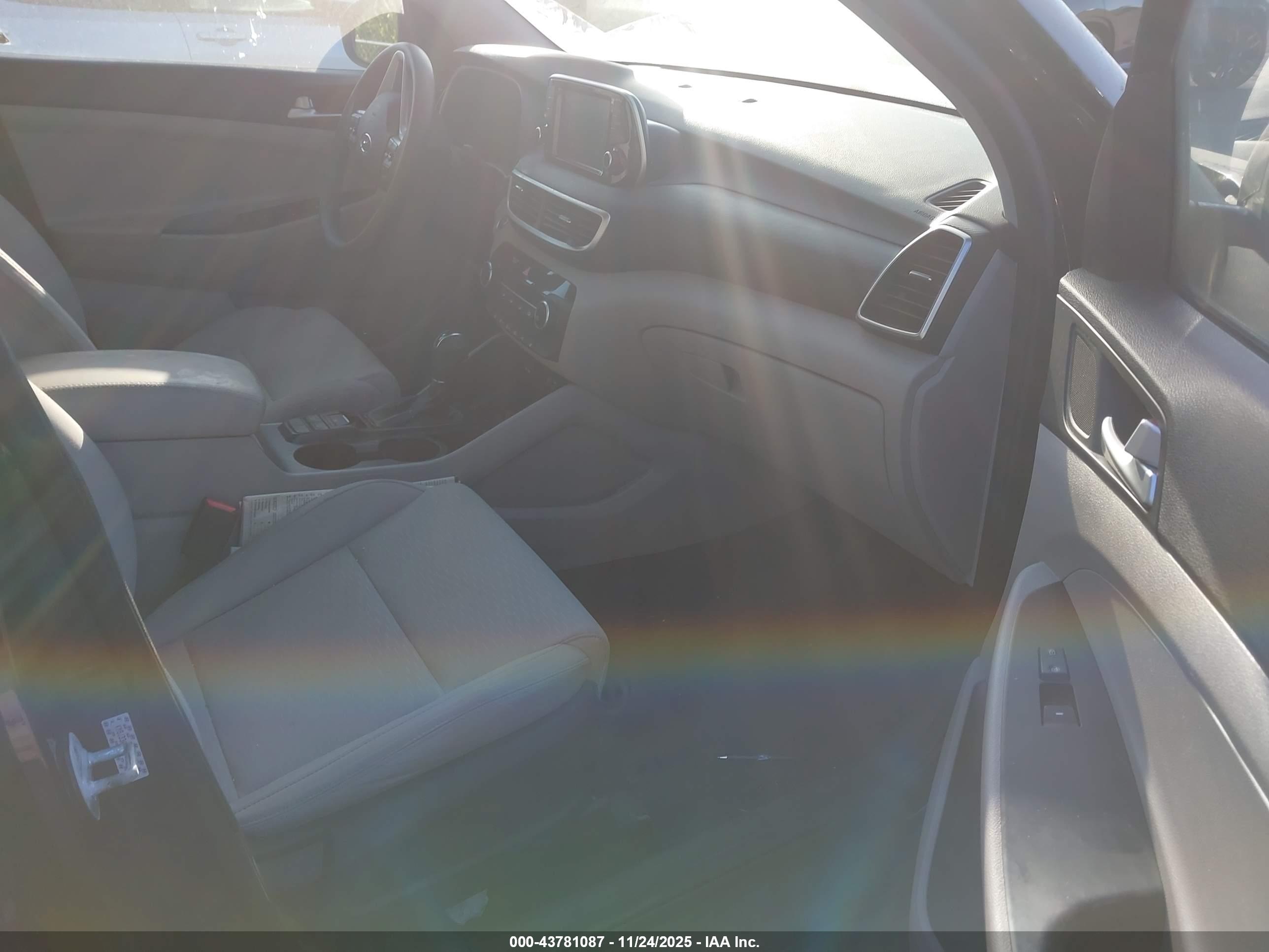 HYUNDAI TUCSON image 5