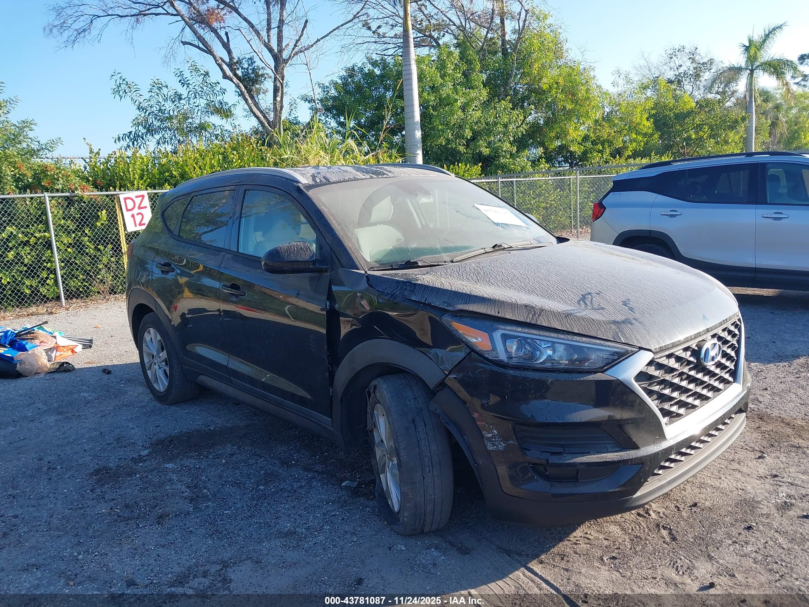 HYUNDAI TUCSON image 6