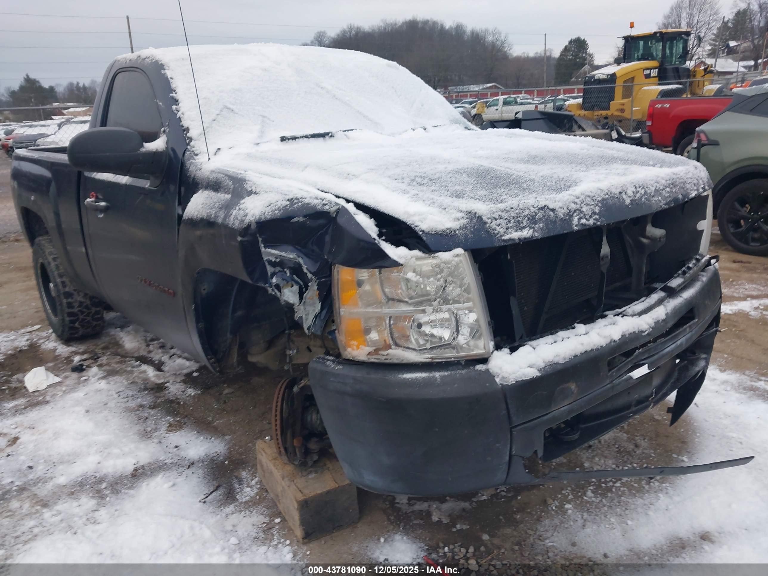 CHEVROLET SILVERADO image 6