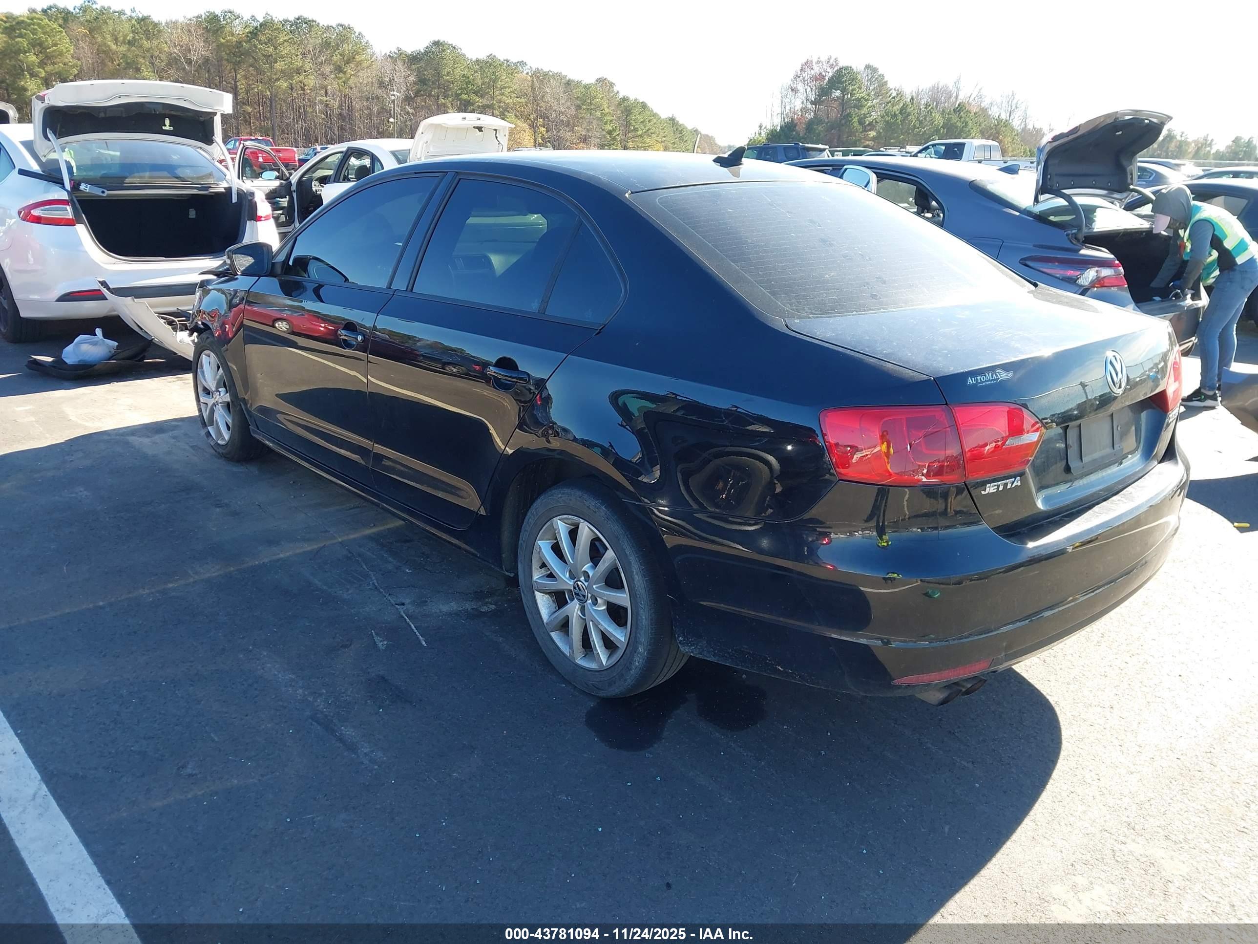 VOLKSWAGEN JETTA image 3