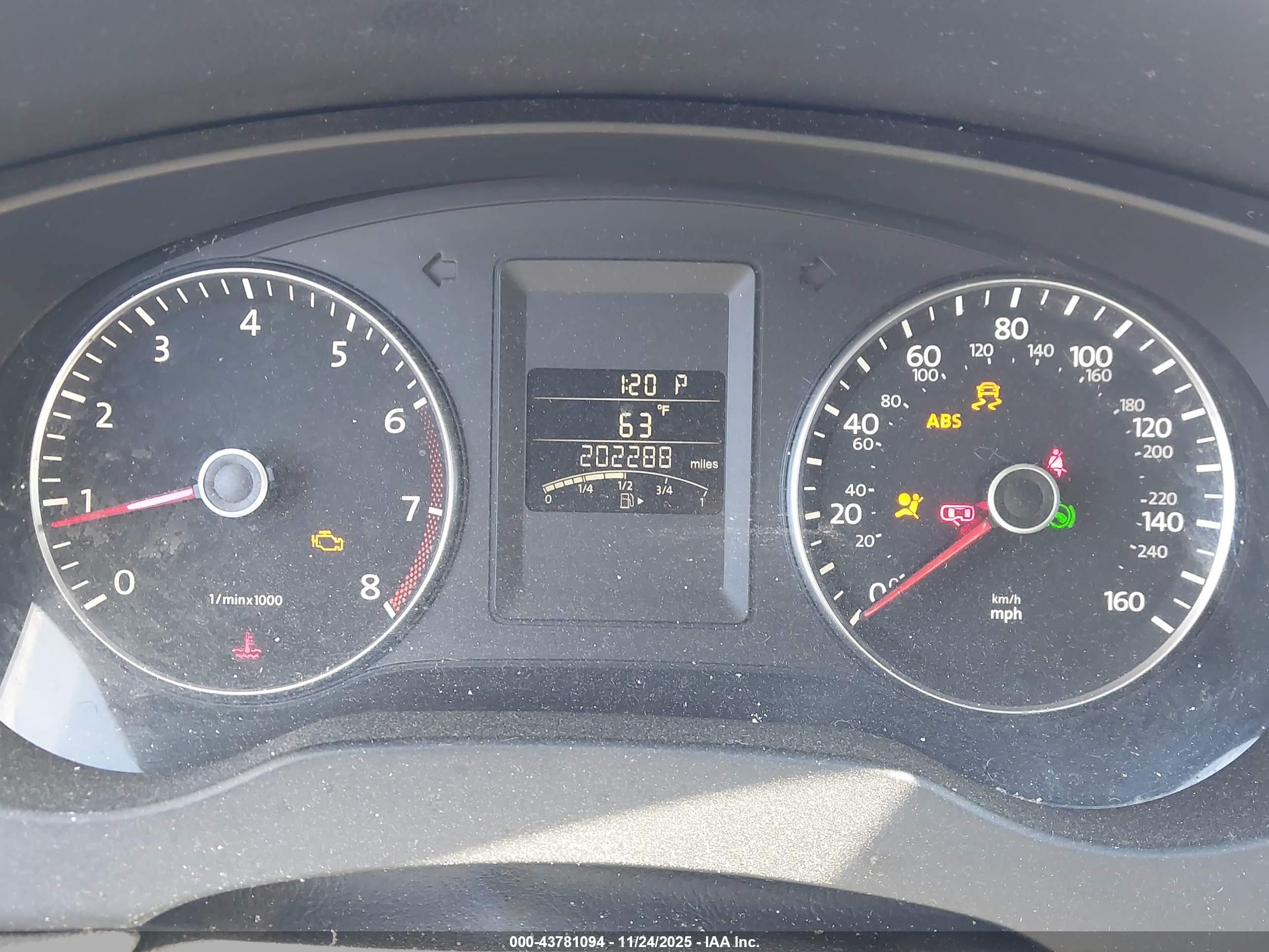 VOLKSWAGEN JETTA image 7