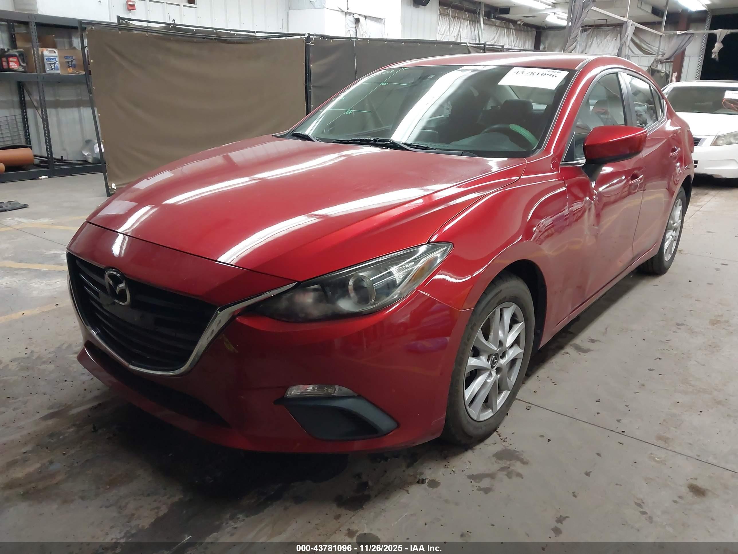 MAZDA MAZDA3 image 2