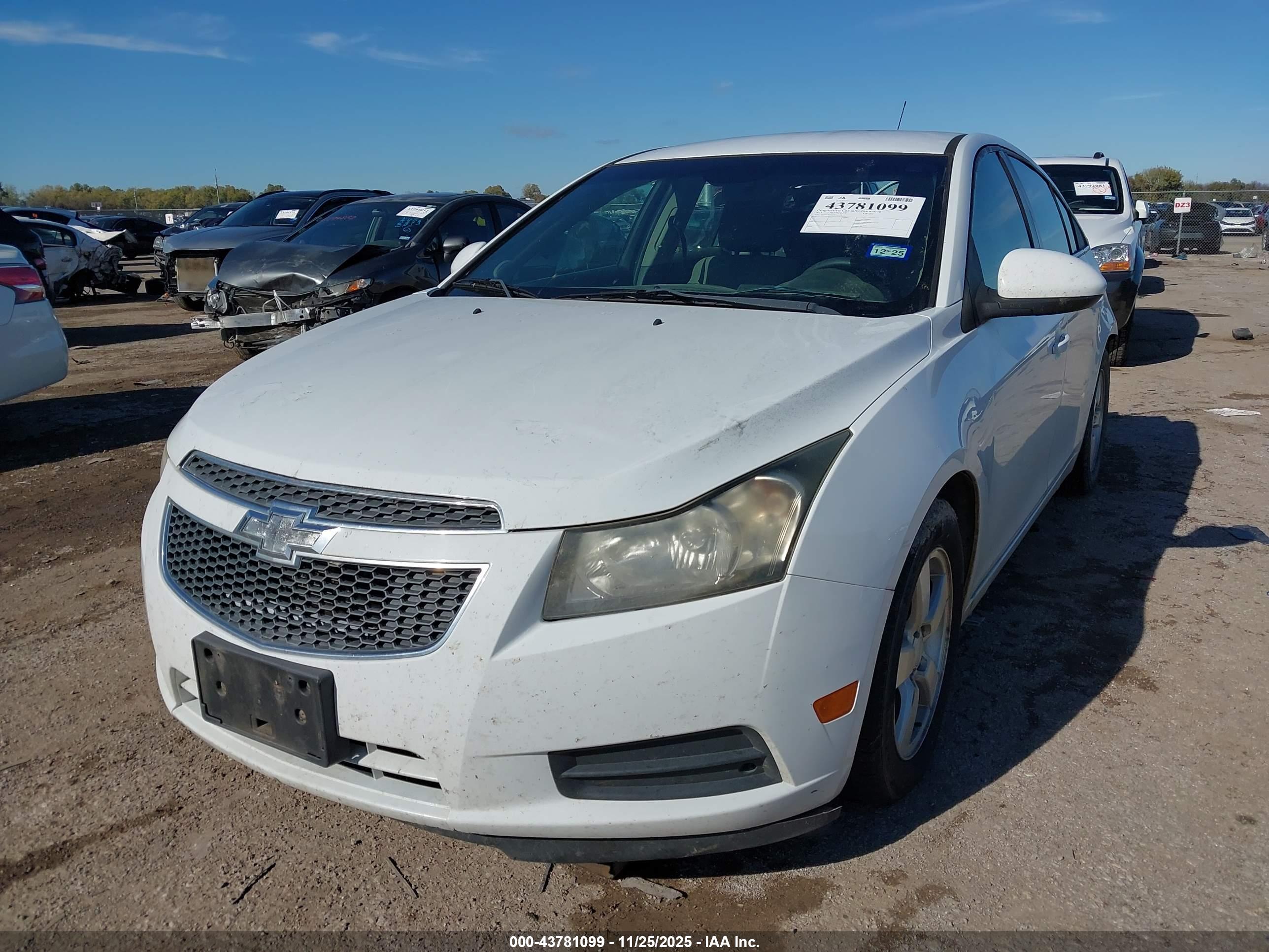 CHEVROLET CRUZE image 2