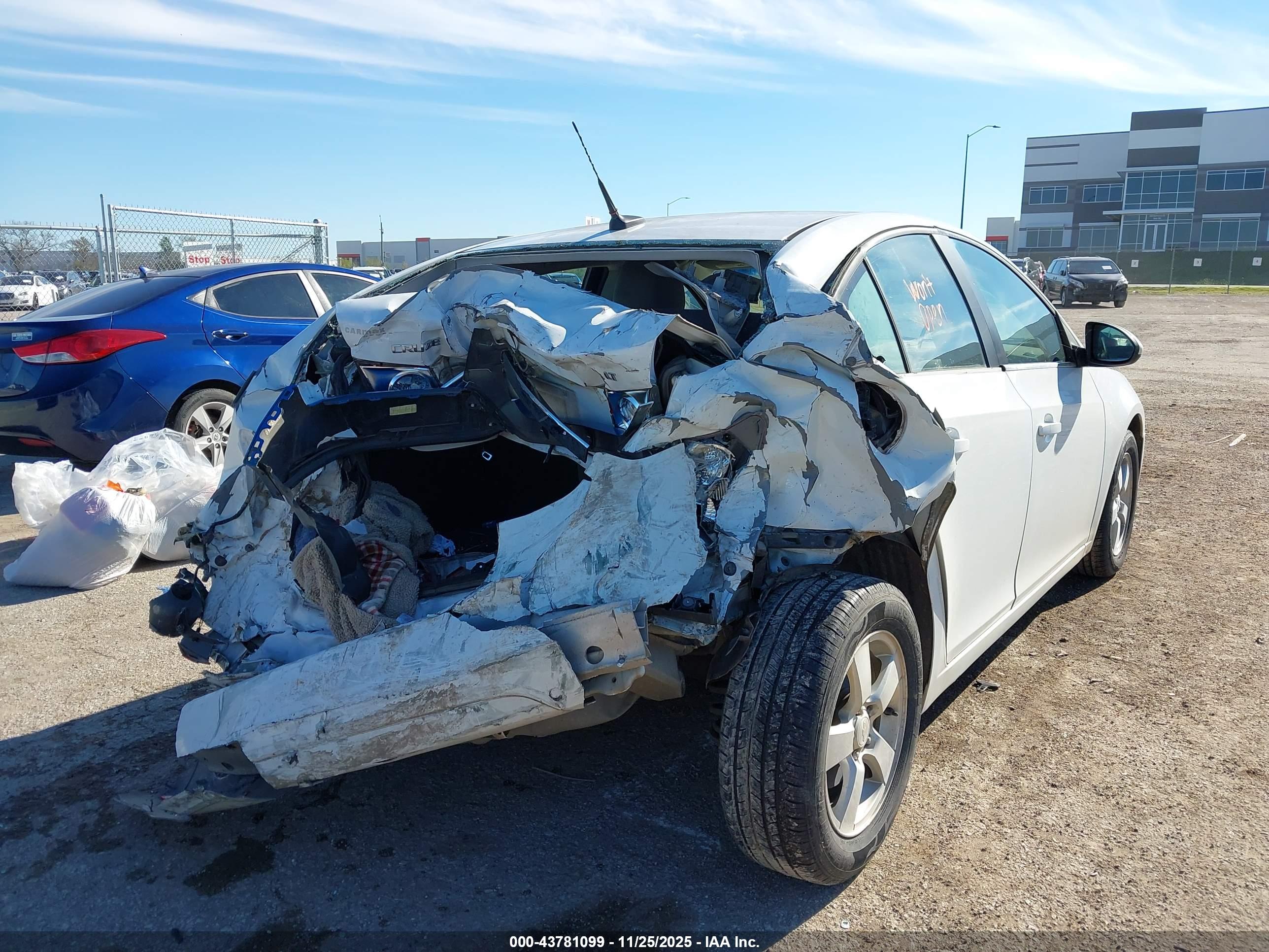 CHEVROLET CRUZE image 4