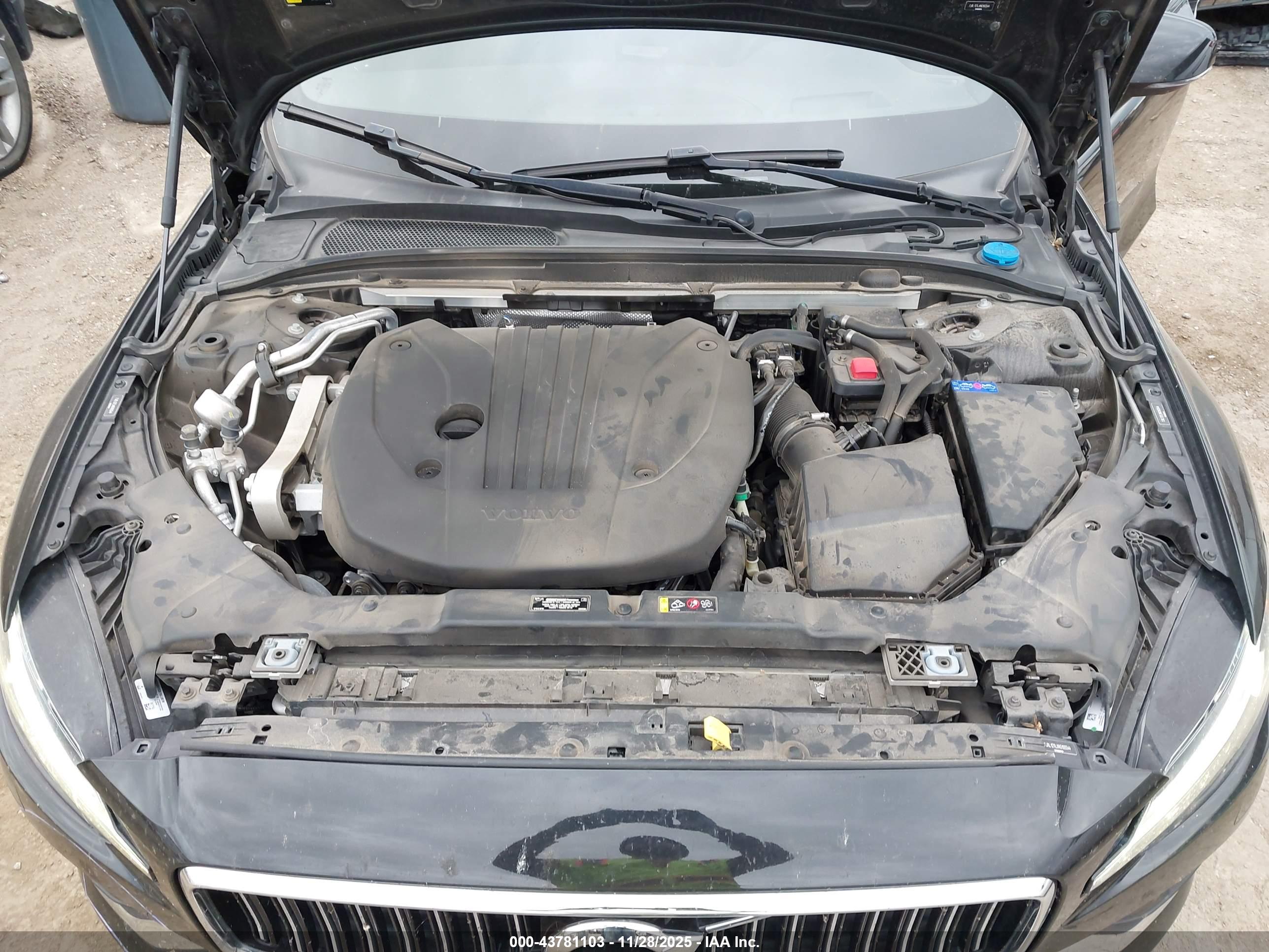VOLVO S60 image 10
