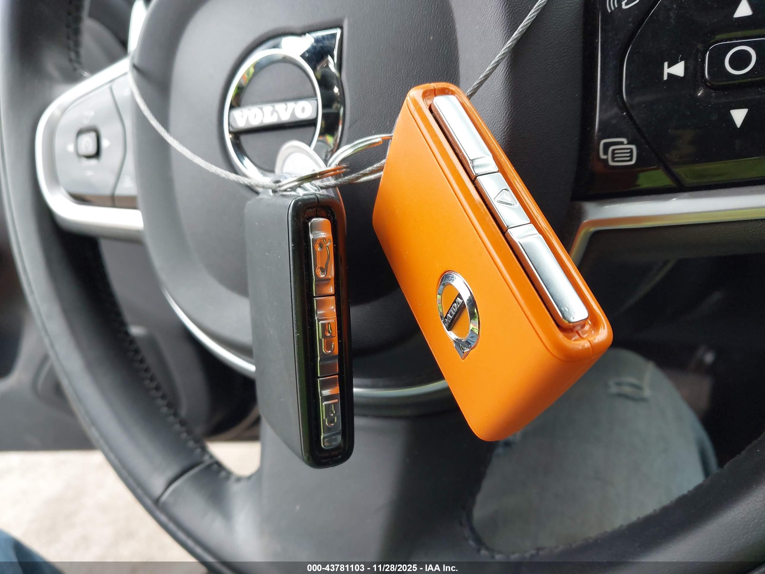 VOLVO S60 image 11