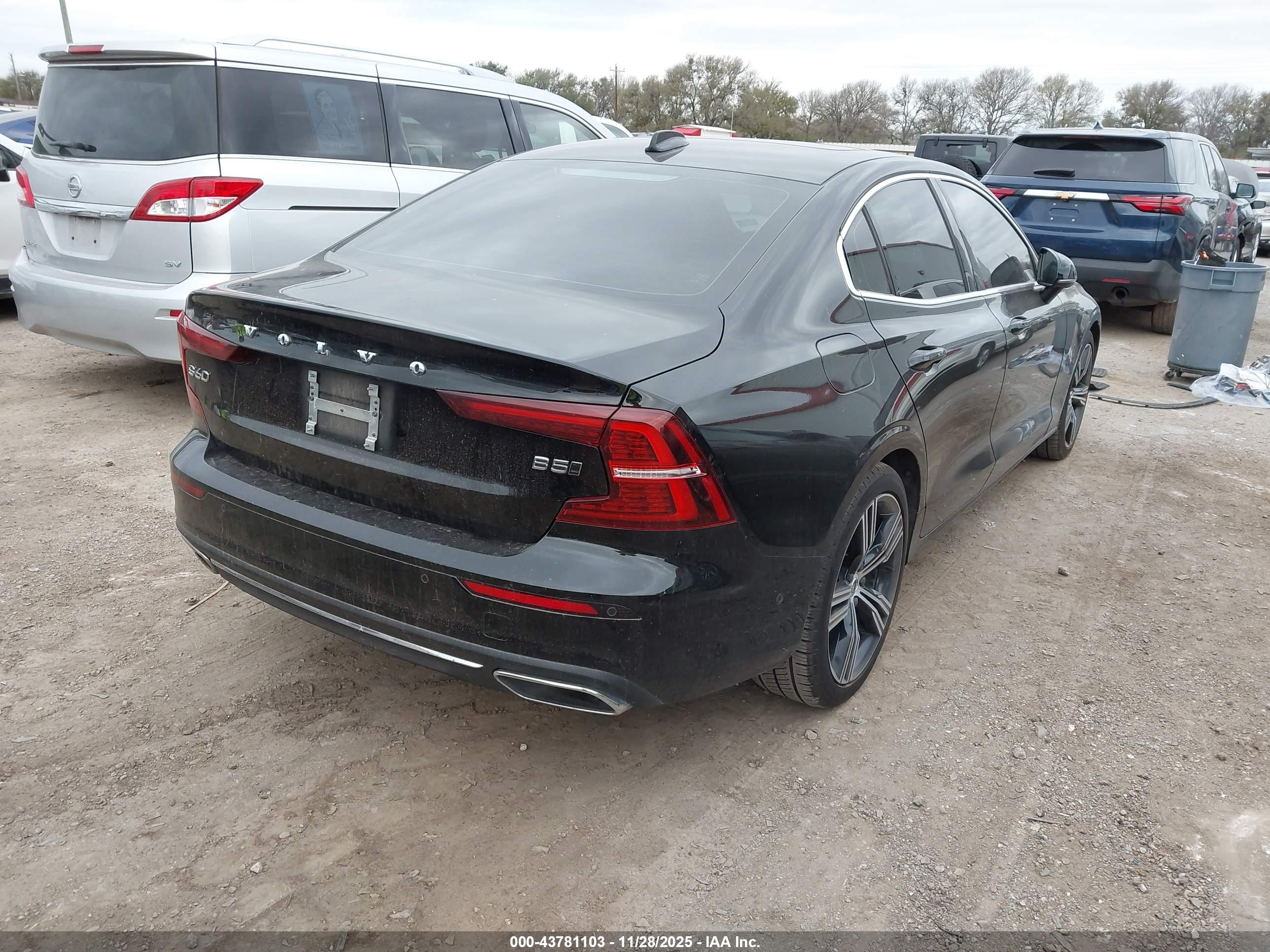 VOLVO S60 image 4