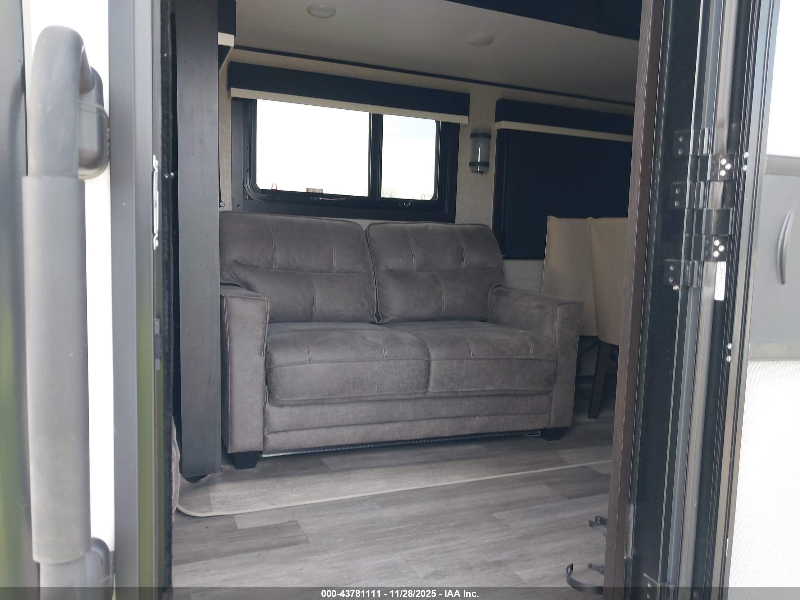 JAYCO WHITE image 5